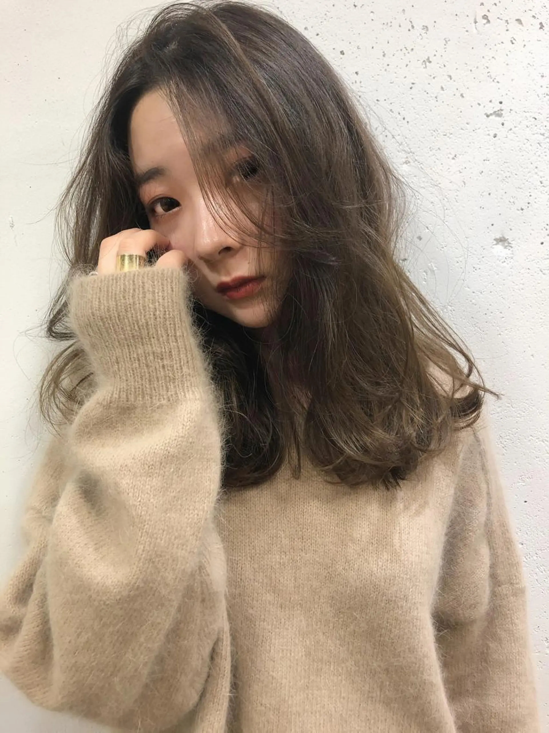 セミロング カラー ブリーチ ケアブリーチ グレージュ カット Pia ツボイ ケイタのヘアスタイル