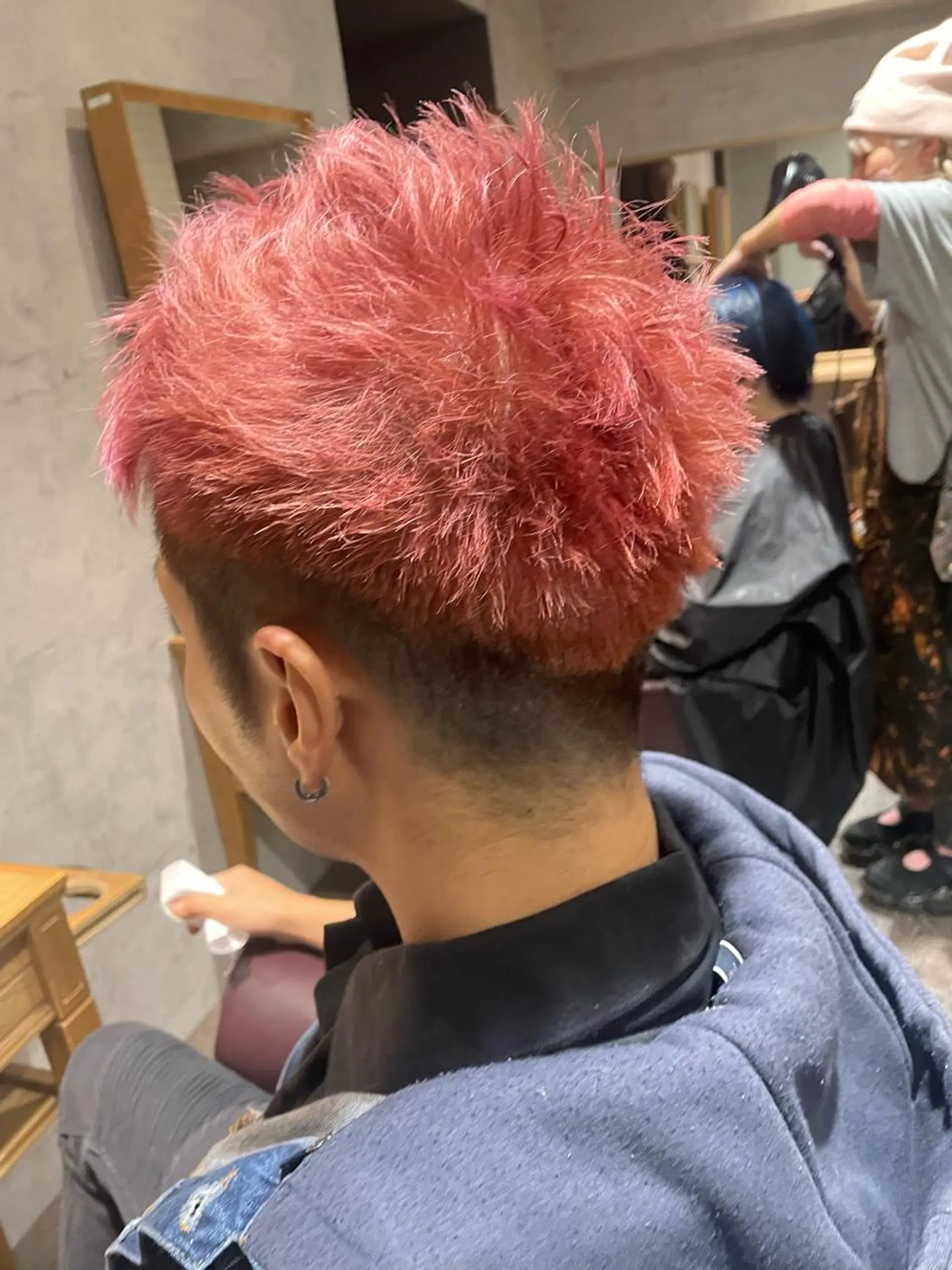 ショート カラー ブリーチ ハイトーンカラー ピンクカラー トリートメント ヘアカラー トリートメント レイヤー/ウルフ ハイトーンhiroのヘアスタイル
