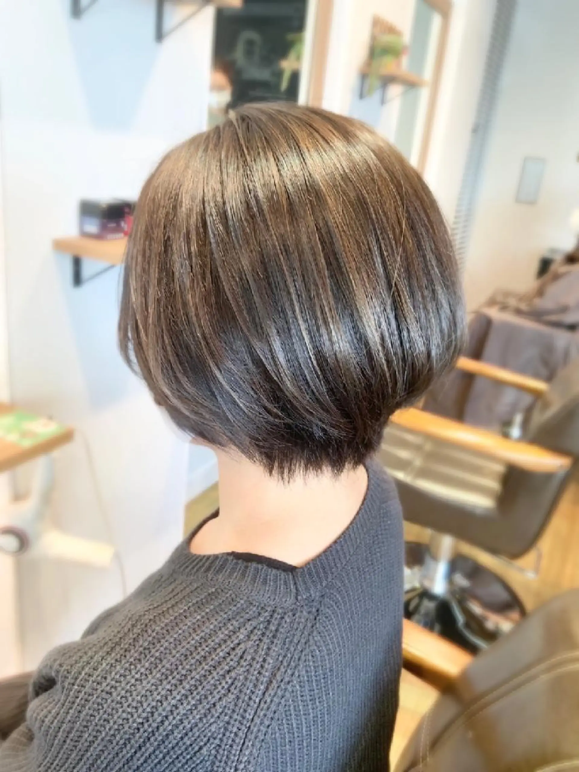 カラー グレージュ ハイライトカラー ヘアカラー トリートメント 堀 望美のヘアスタイル