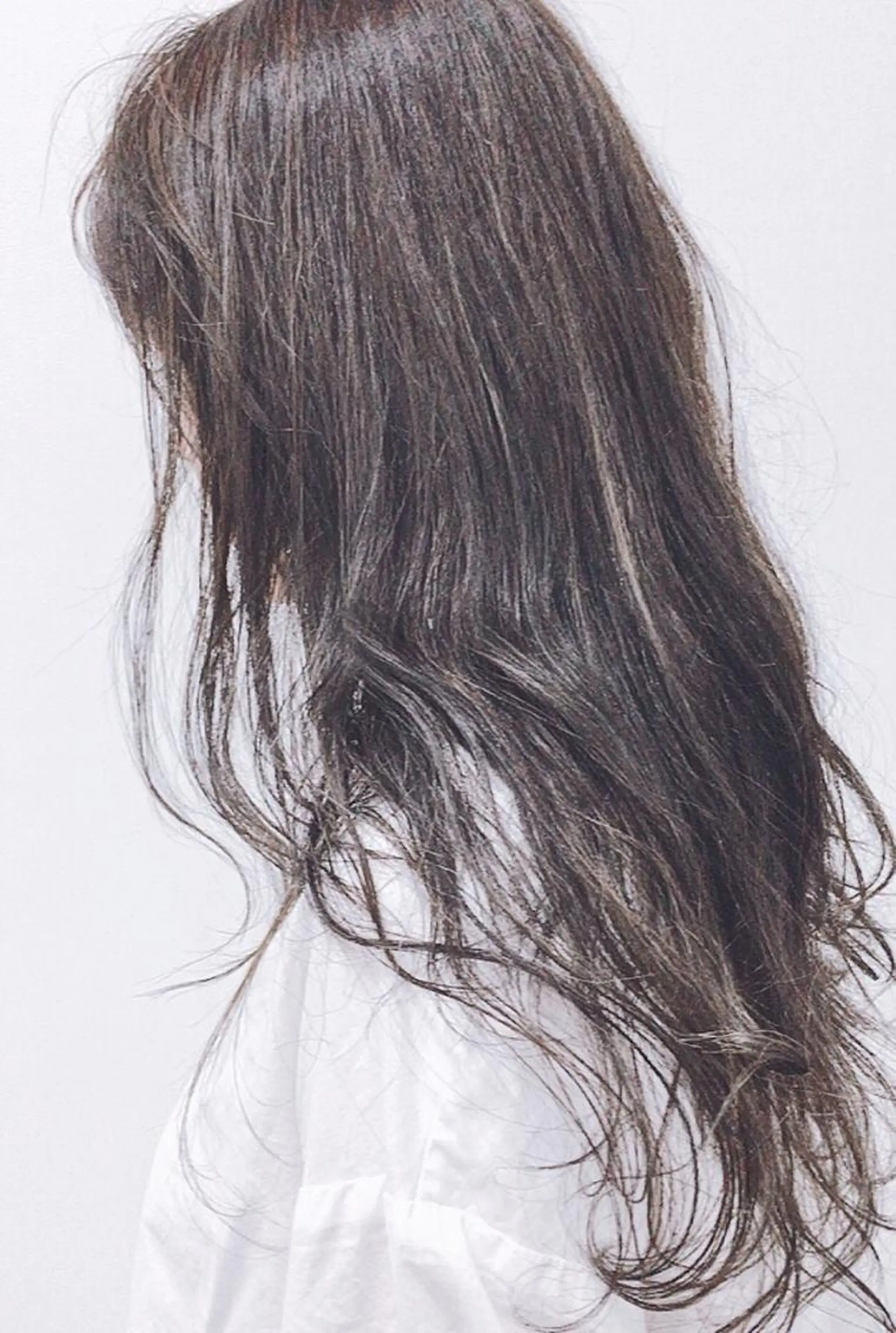 ロング カラー ブリーチ 透明感カラー ハイライトカラー ハイライト tipi 香椎・千早のヘアスタイル