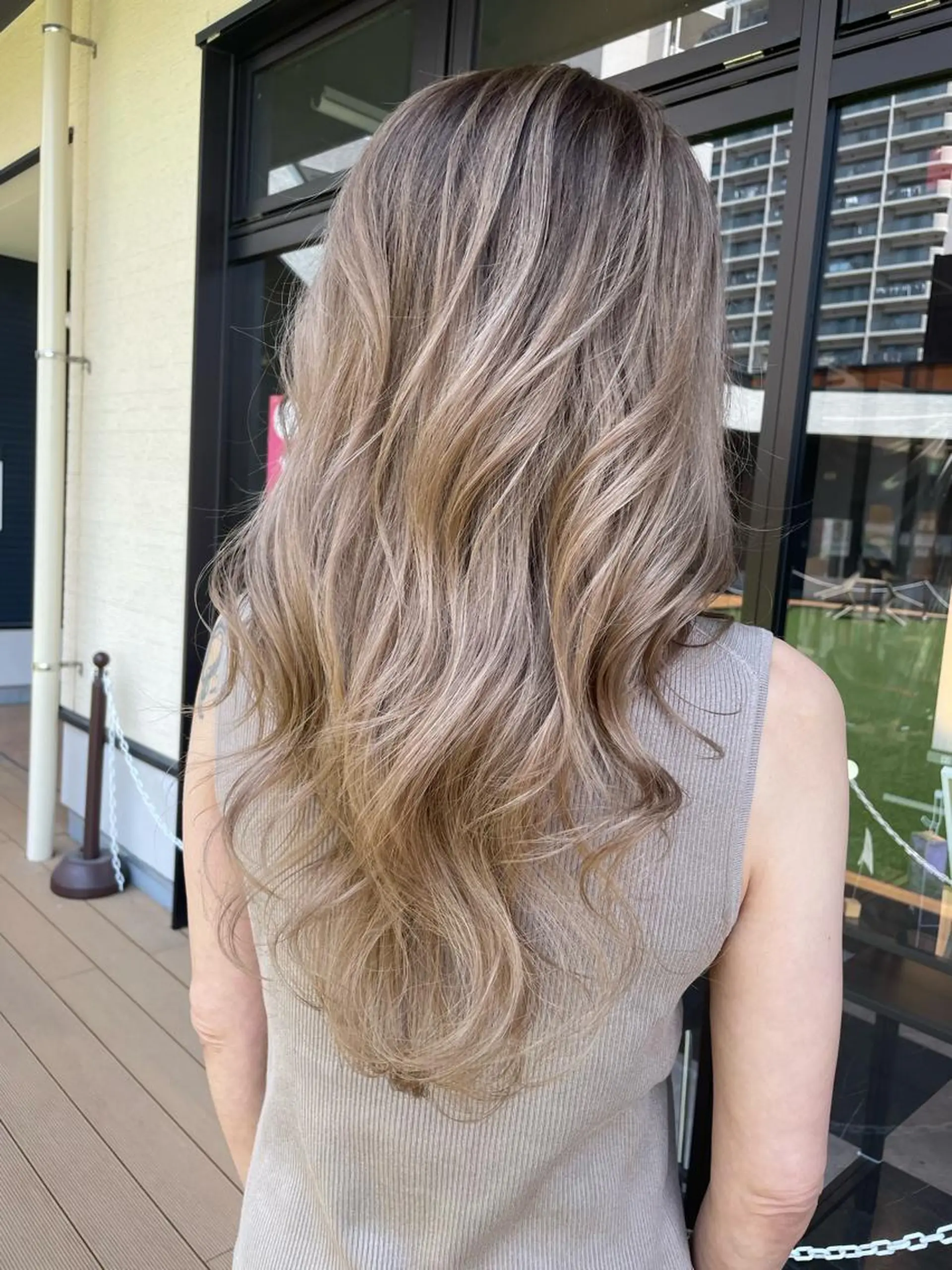 セミロング カラー ベージュカラー ブリーチ 外国人風カラー メンズヘア特化 崎田 成人のヘアスタイル