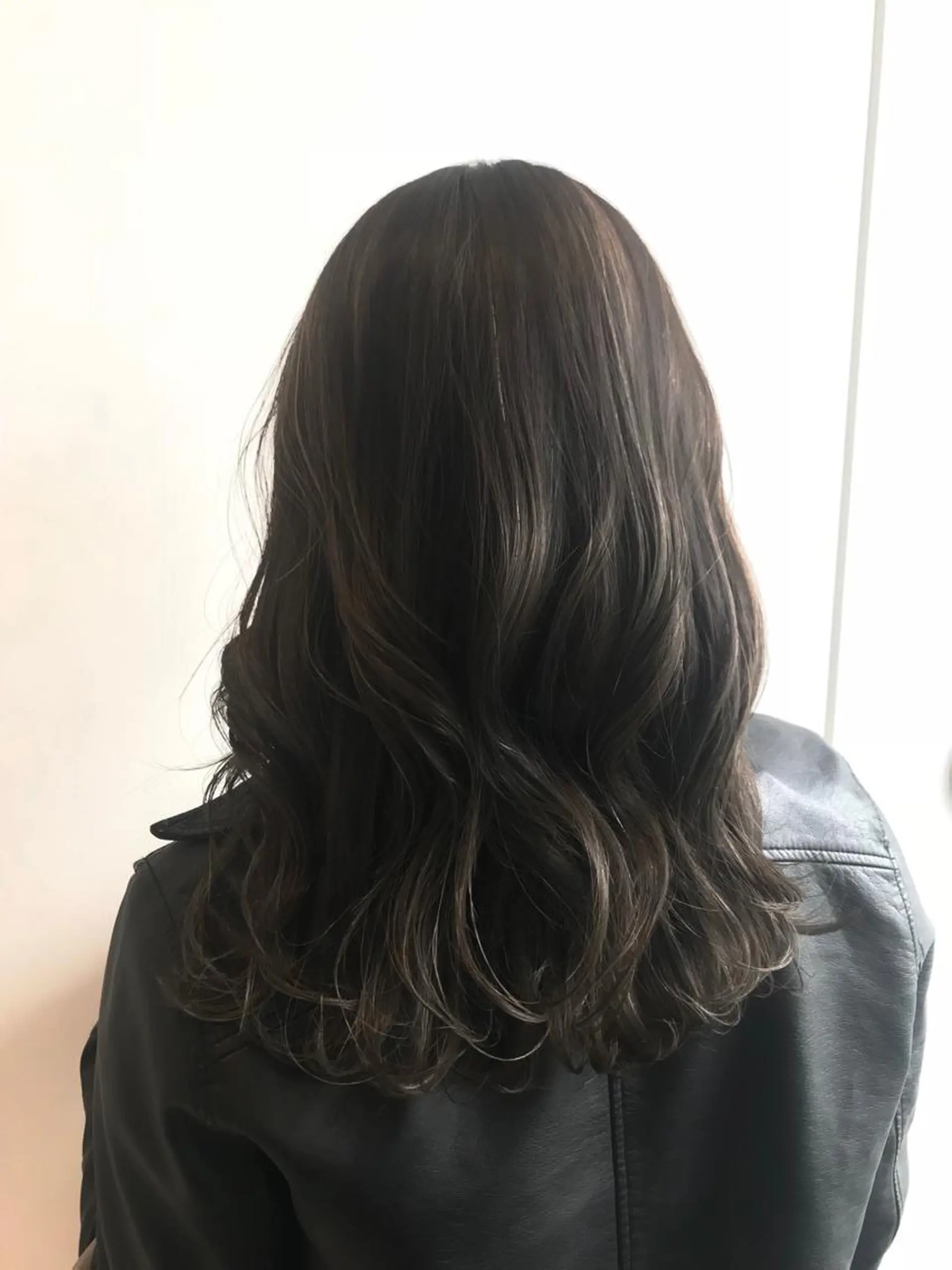 ミディアム カラー アッシュ ハイライトカラー ハイライト 中塚 義人のヘアスタイル