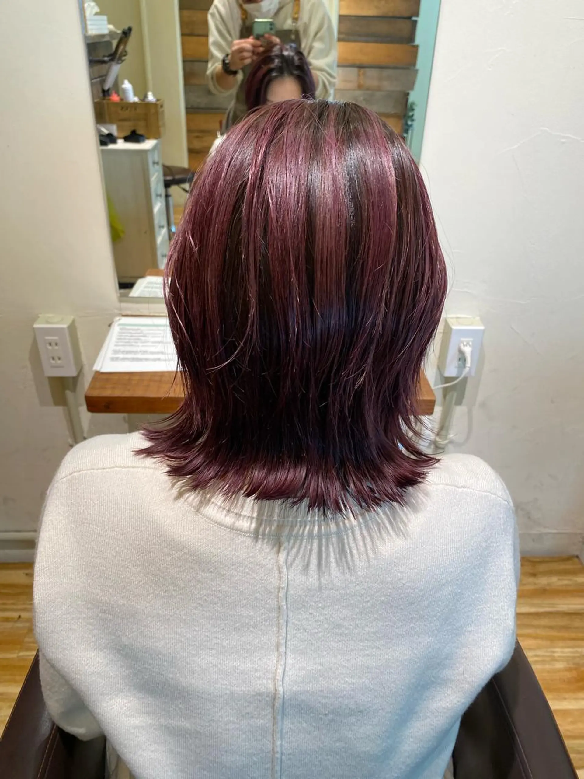 ミディアム カラー バレイヤージュ レイヤーカット カット ヘアカラー 三戸 修平のヘアスタイル