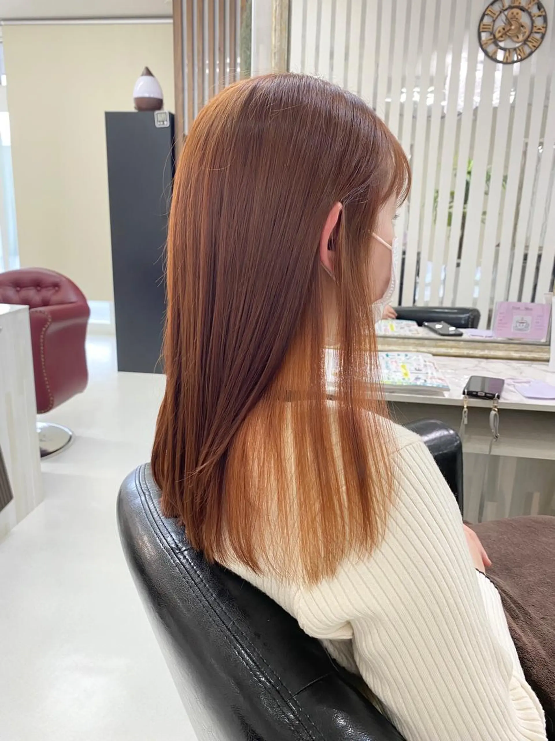 セミロング カラー インナーカラー オレンジ YURI ✨のヘアスタイル