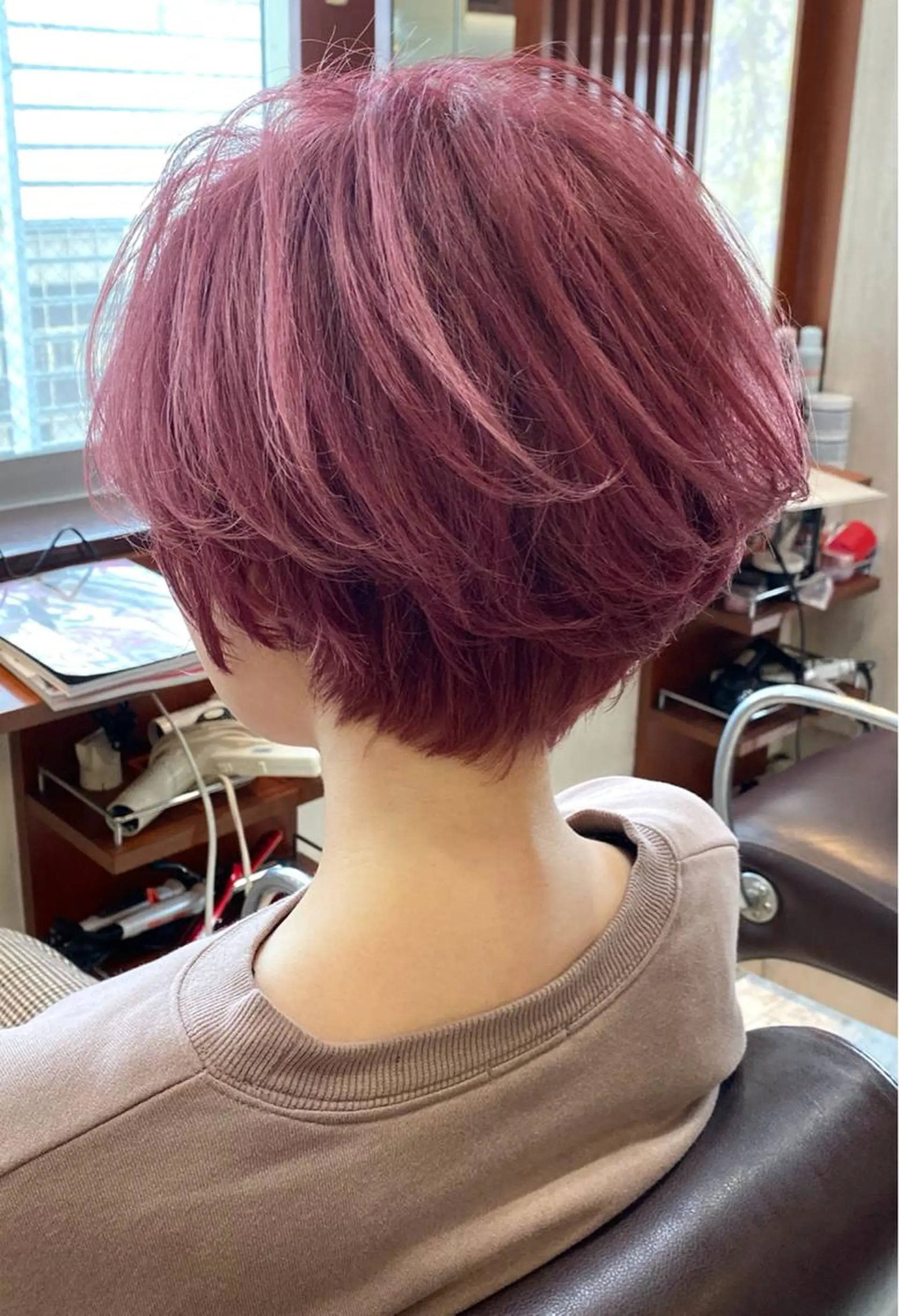 ショート ヘアカラー トリートメント ROI 【ロイ】のヘアスタイル