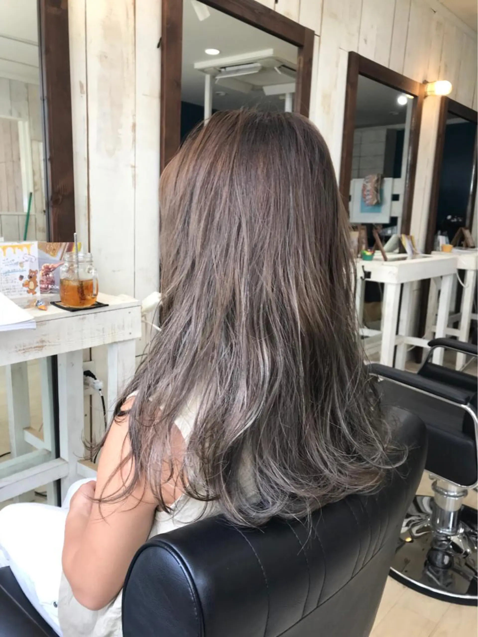ロング カラー ハイライトカラー ハイライト 鷺谷 玲奈のヘアスタイル