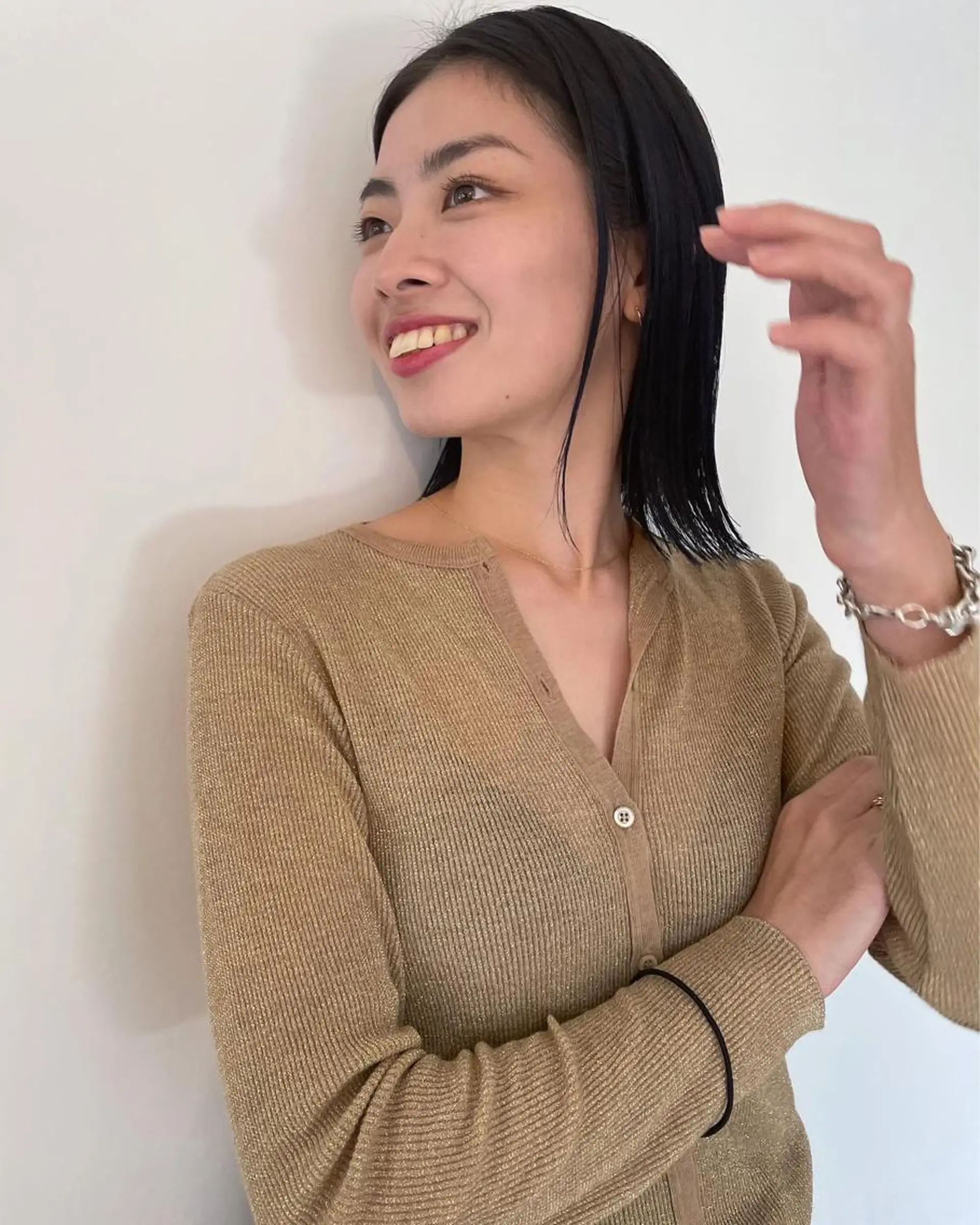 ミディアム 佐伯 和佳のヘアスタイル