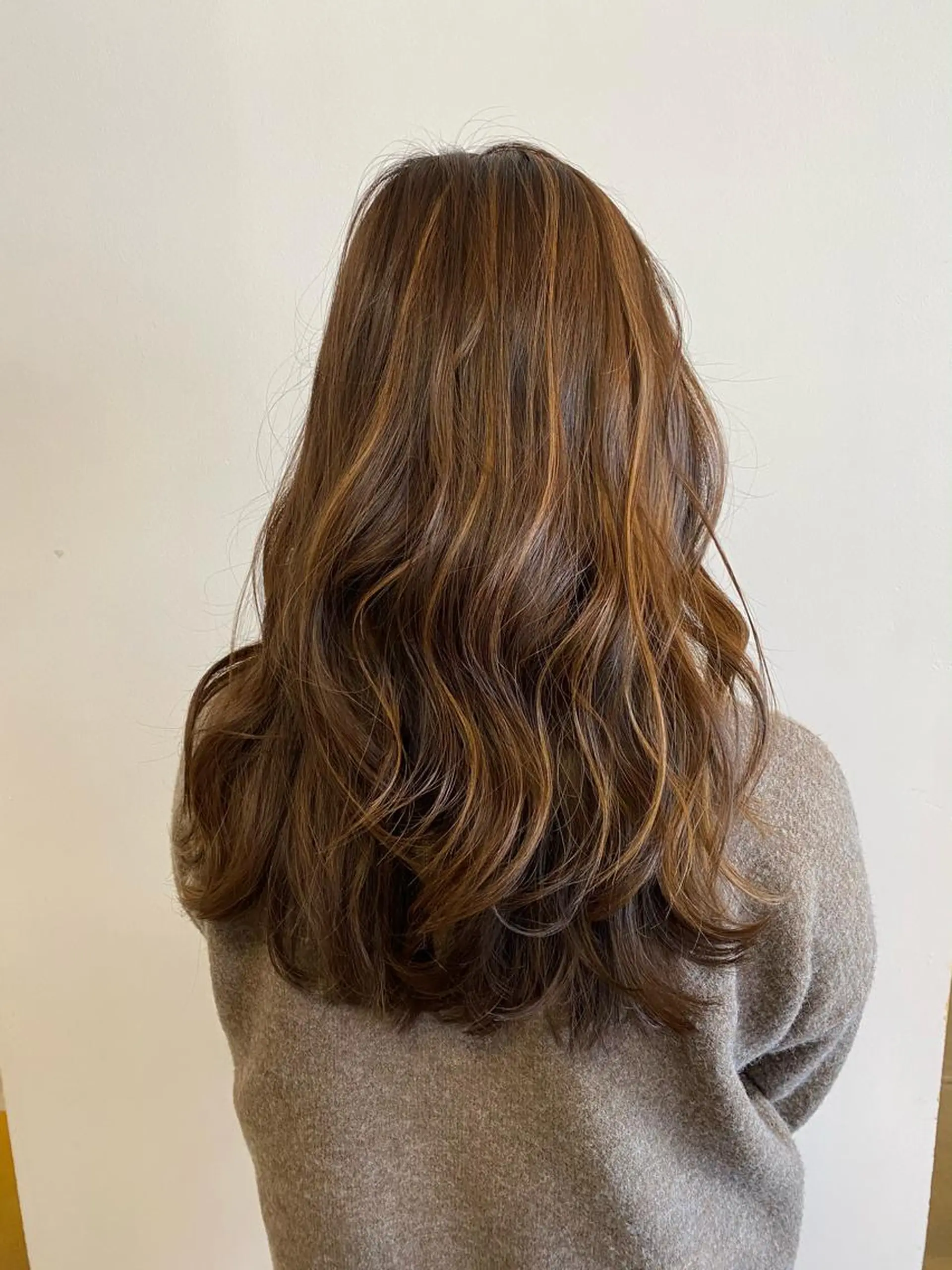 ロング カラー ブラウンカラー グレージュ ハイライトカラー ハイライト カット ヘアカラー トリートメント デザインカラー🌈 高木リョウのヘアスタイル