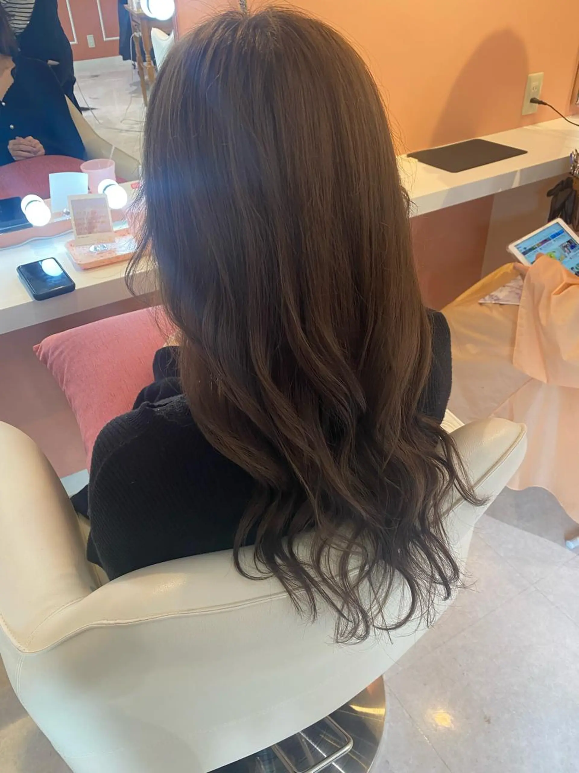 ロング ヘアカラー 梛木 唯のヘアスタイル