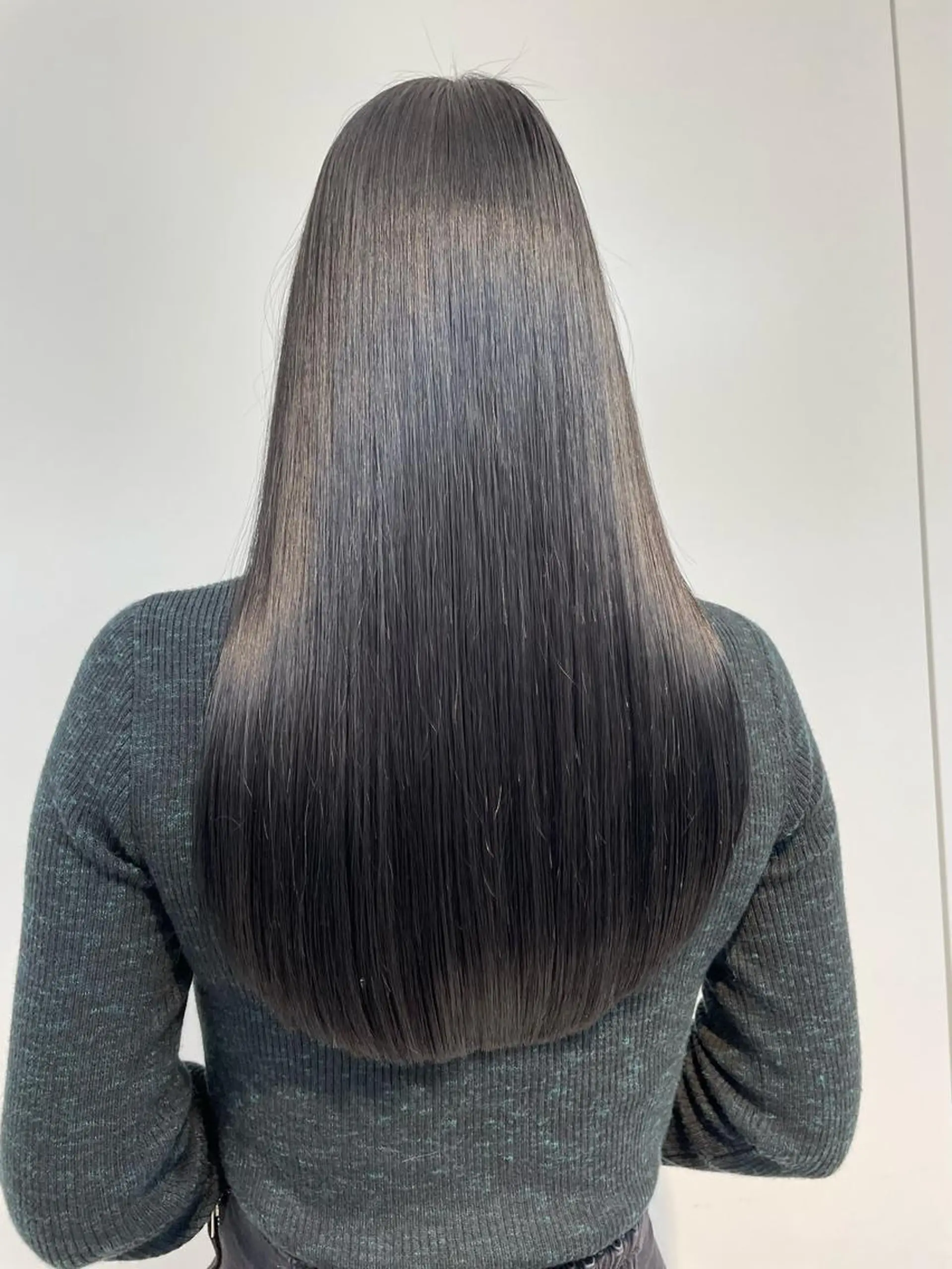 ロング 🐬脱白髪染めカラー 清水大世🐬のヘアスタイル