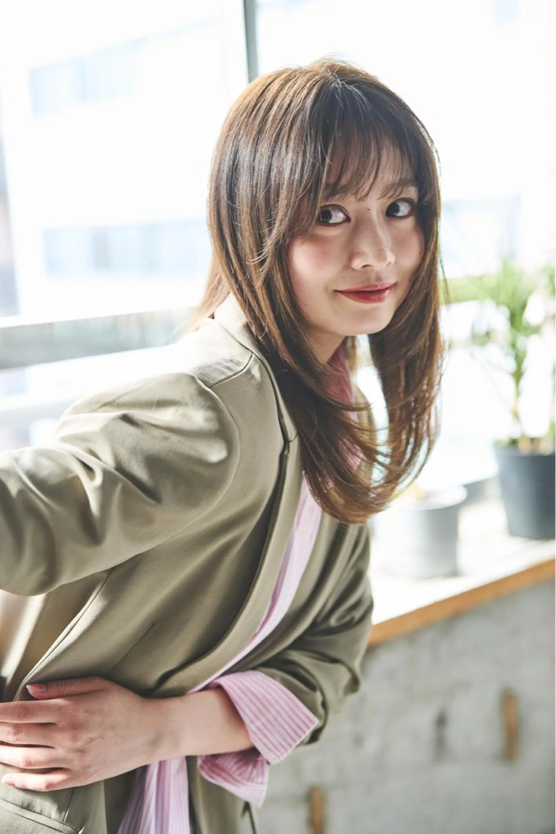 MIYU透明感カラー ブリーチなしWカラーのヘアスタイル