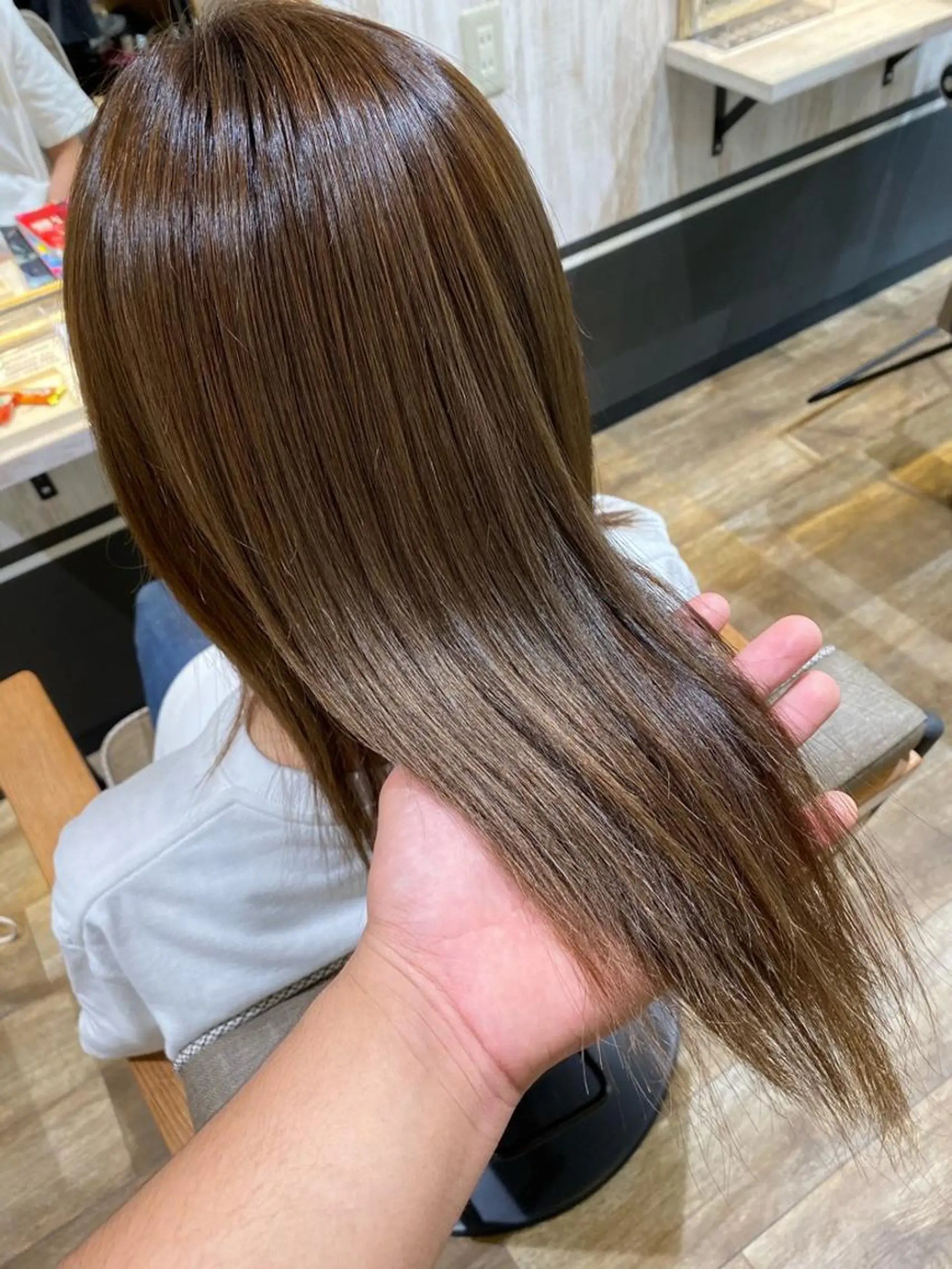 セミロング 縮毛矯正 トリートメント 必ず笑顔で帰っていた だきます！安田祐貴のヘアスタイル