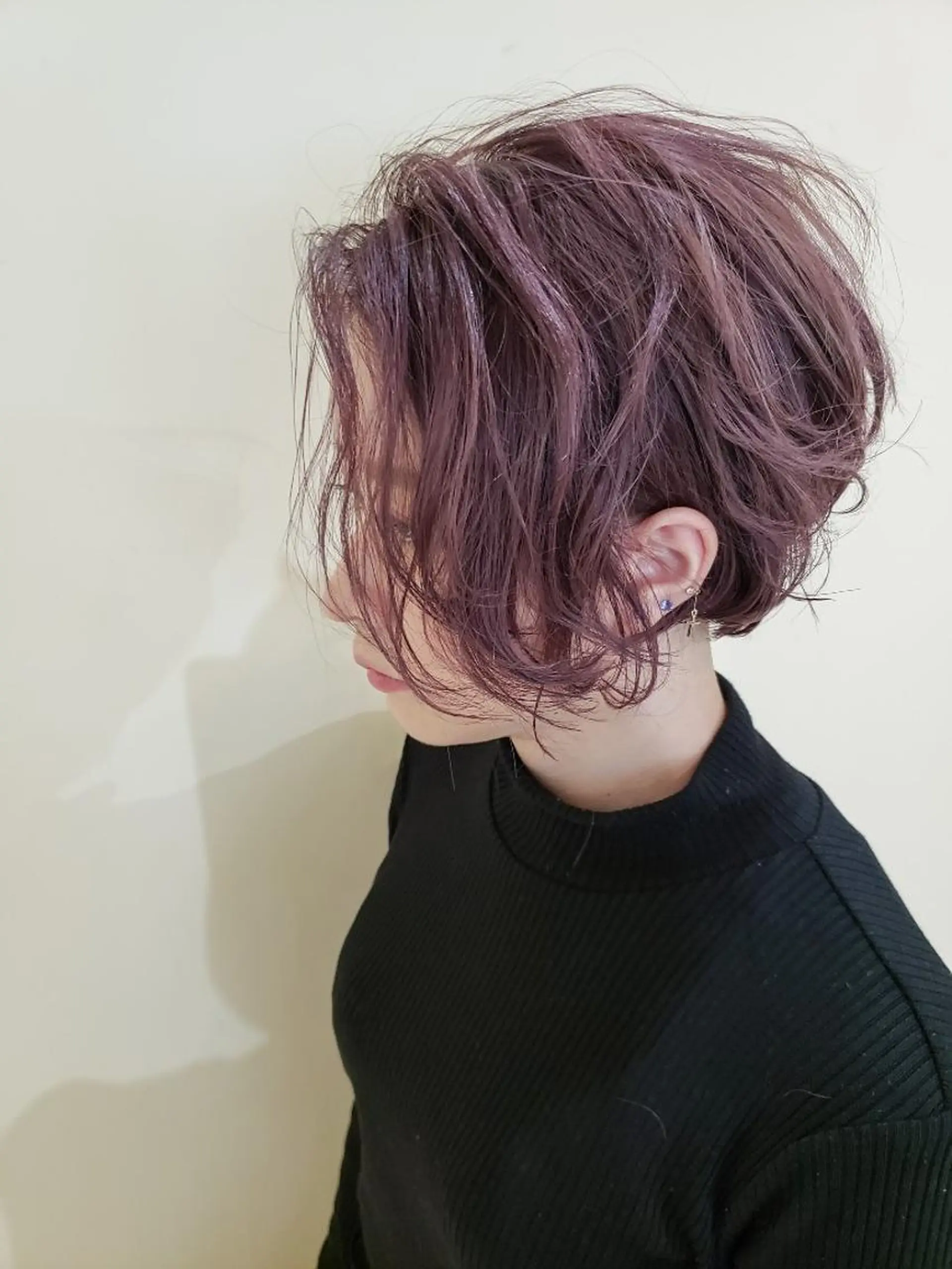 ショート カラー バイオレットカラー くびれヘア ショートヘア カット 尾野 恭平のヘアスタイル