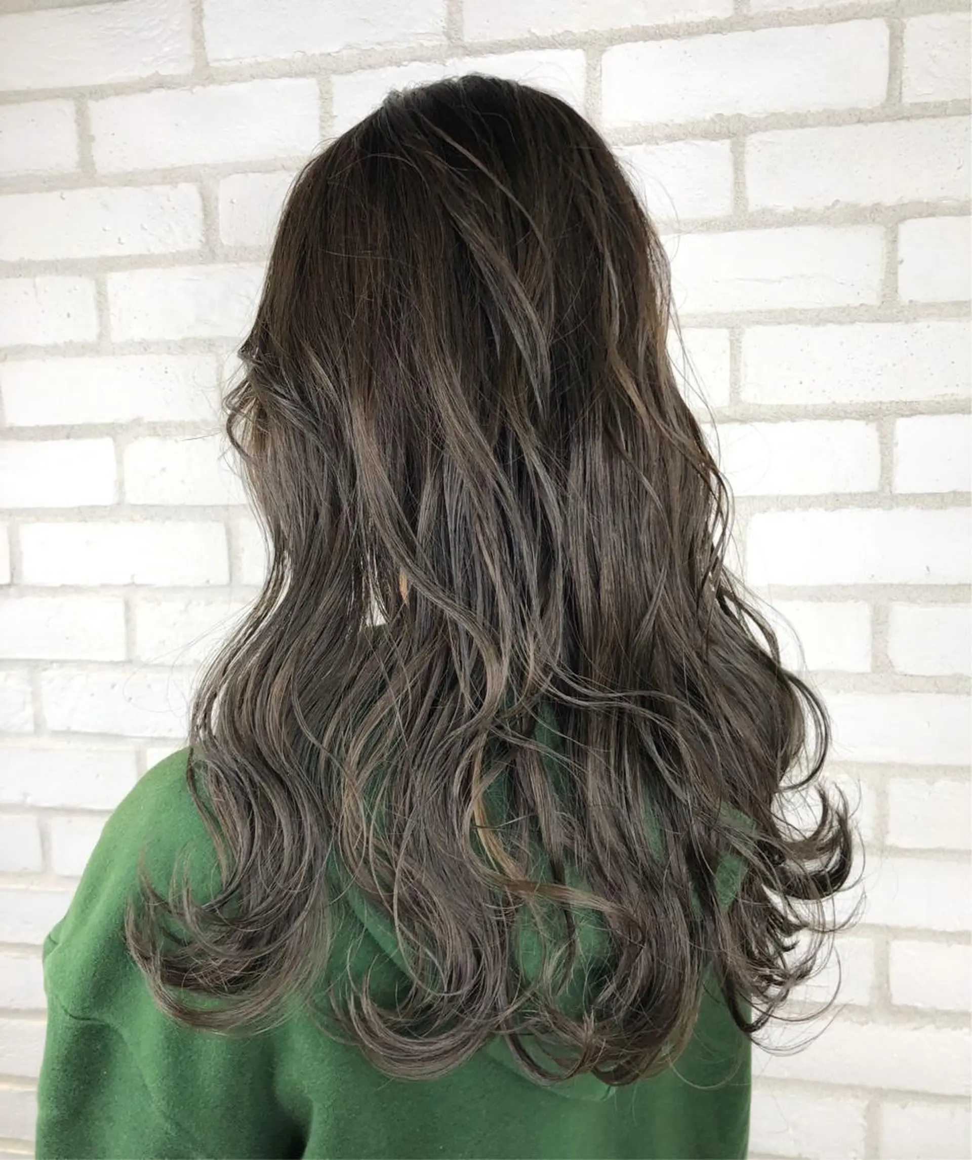 カラー takumi Hのヘアスタイル