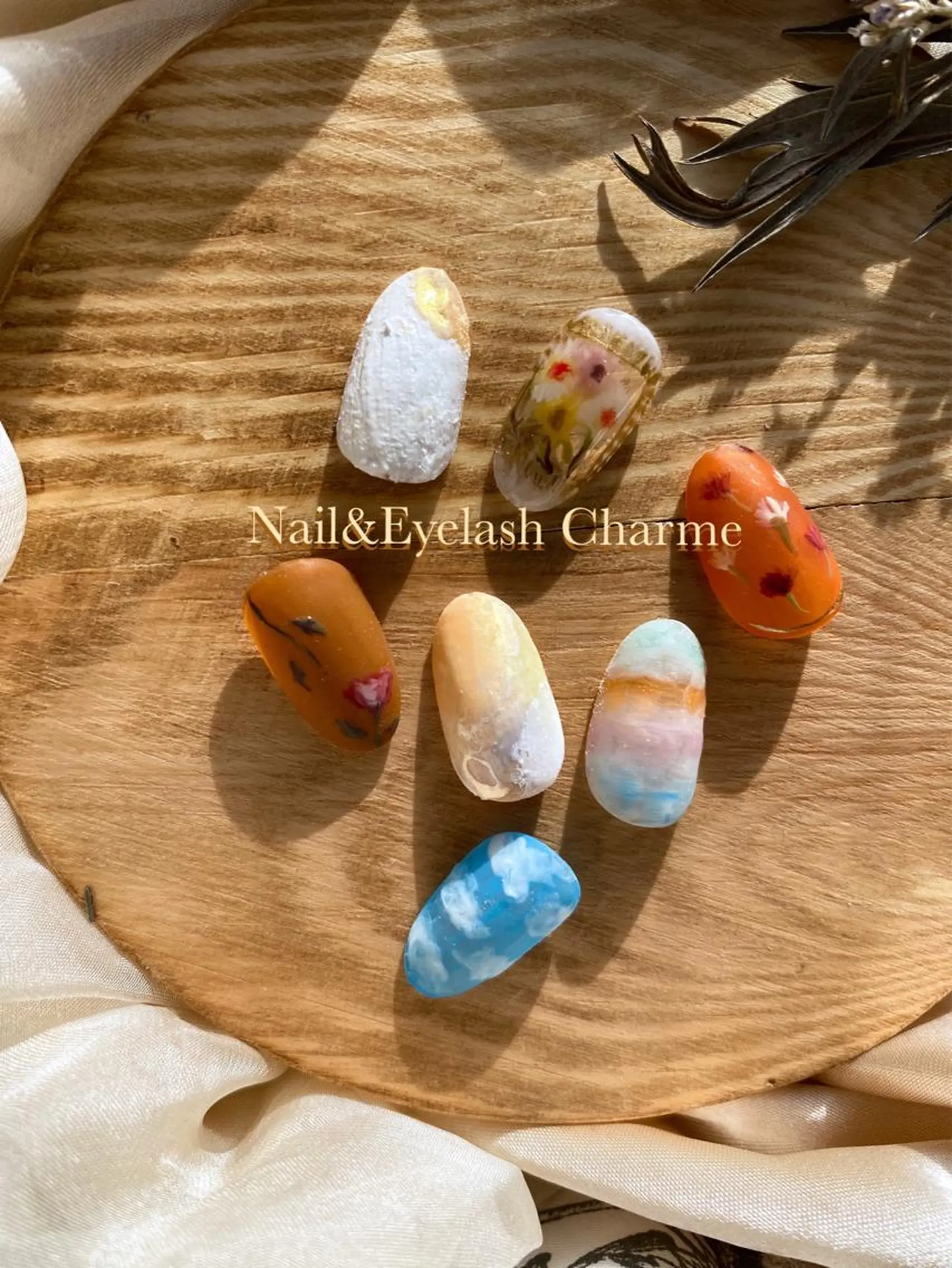 ネイル アートネイル ワンカラーネイル 🌿Charme🌿 MAIのネイルデザイン