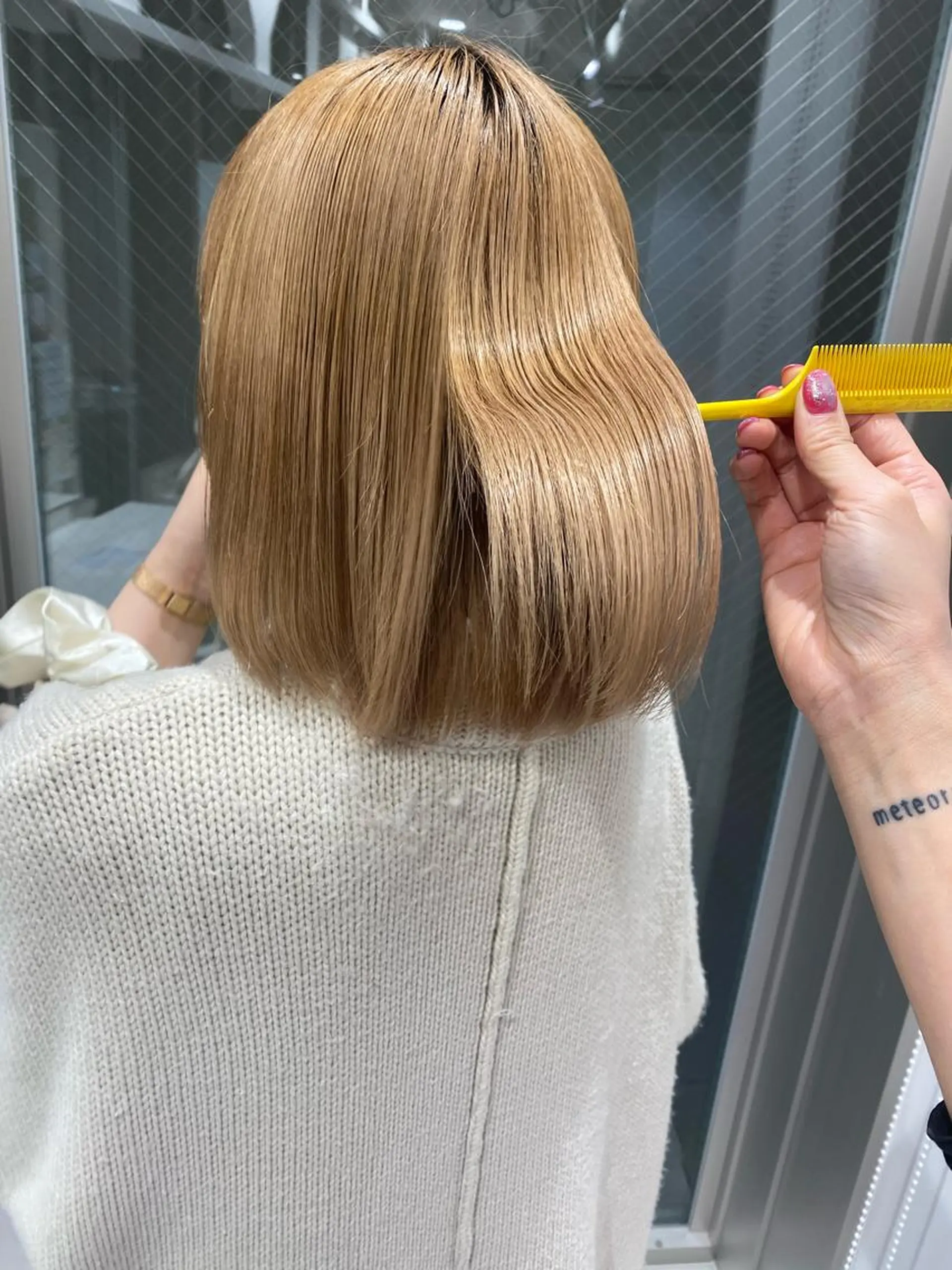 ミディアム トリートメント 酸熱トリートメント ウルフカット／吉村 桃子のヘアスタイル