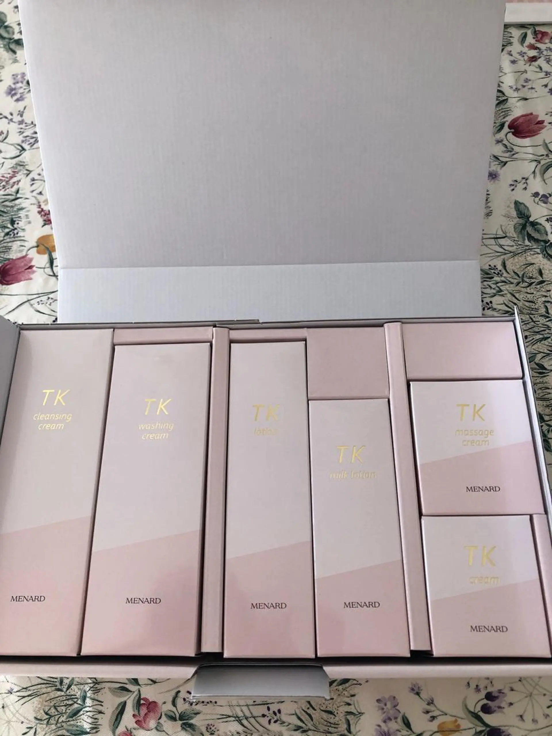 メナードフェイシャルサロンパールソフィラ牛久所属・秋田 輝美のエステ・リラクイメージ