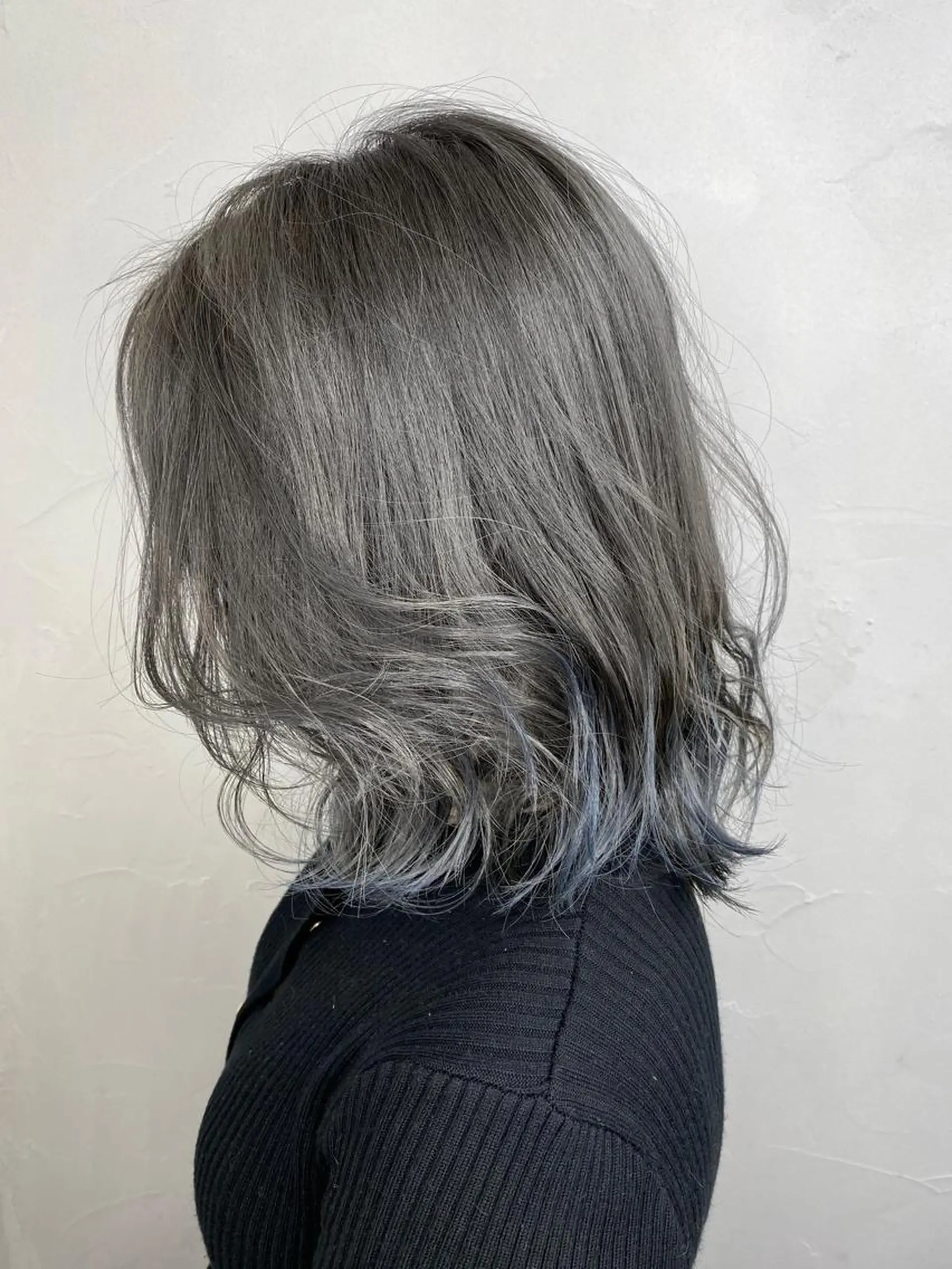 ミディアム 前地 麻衣のヘアスタイル