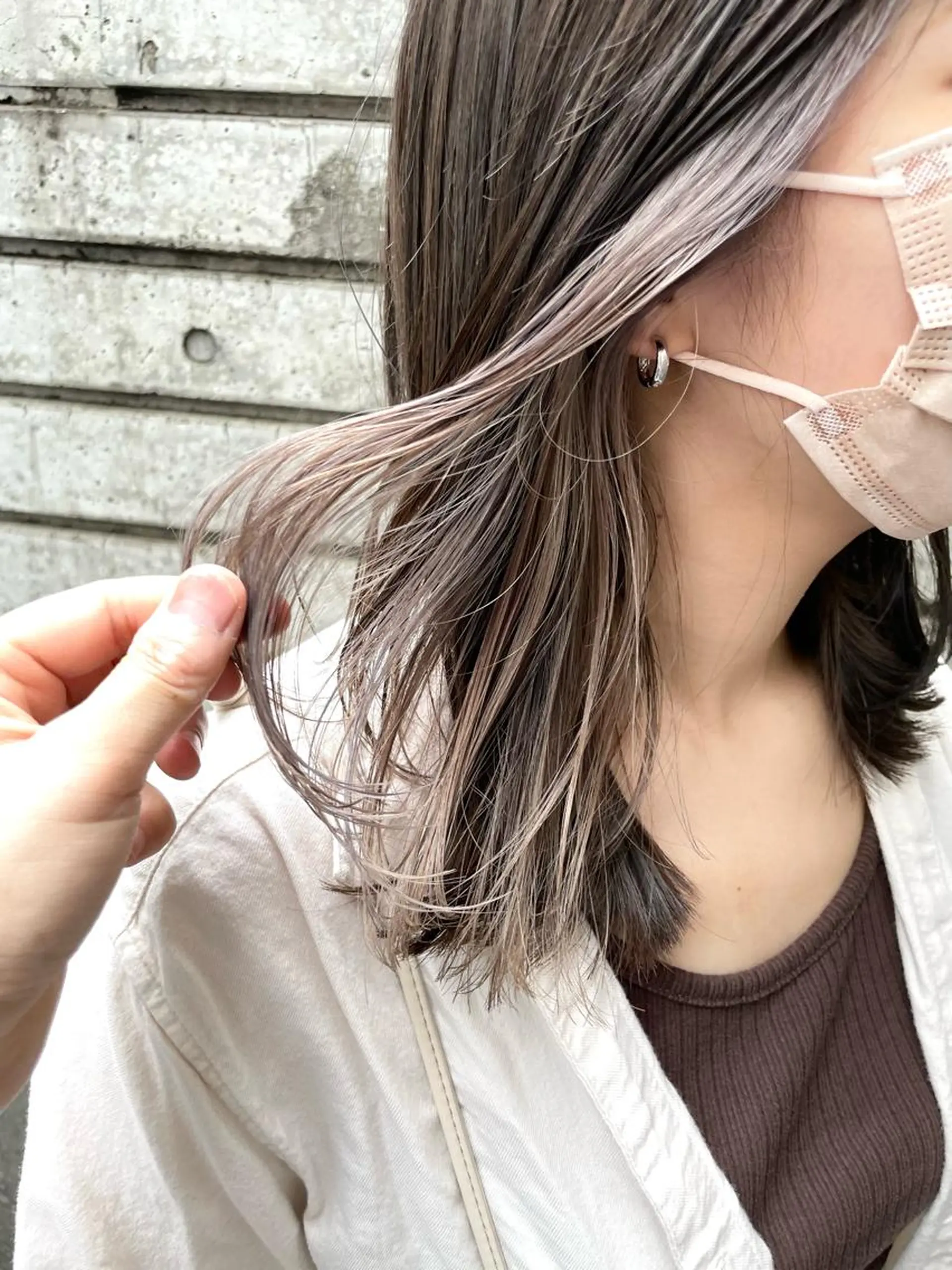 ミディアム カラー イヤリングカラー 👩🏻ボブ/ 髪質改善ダブルカラーのヘアスタイル