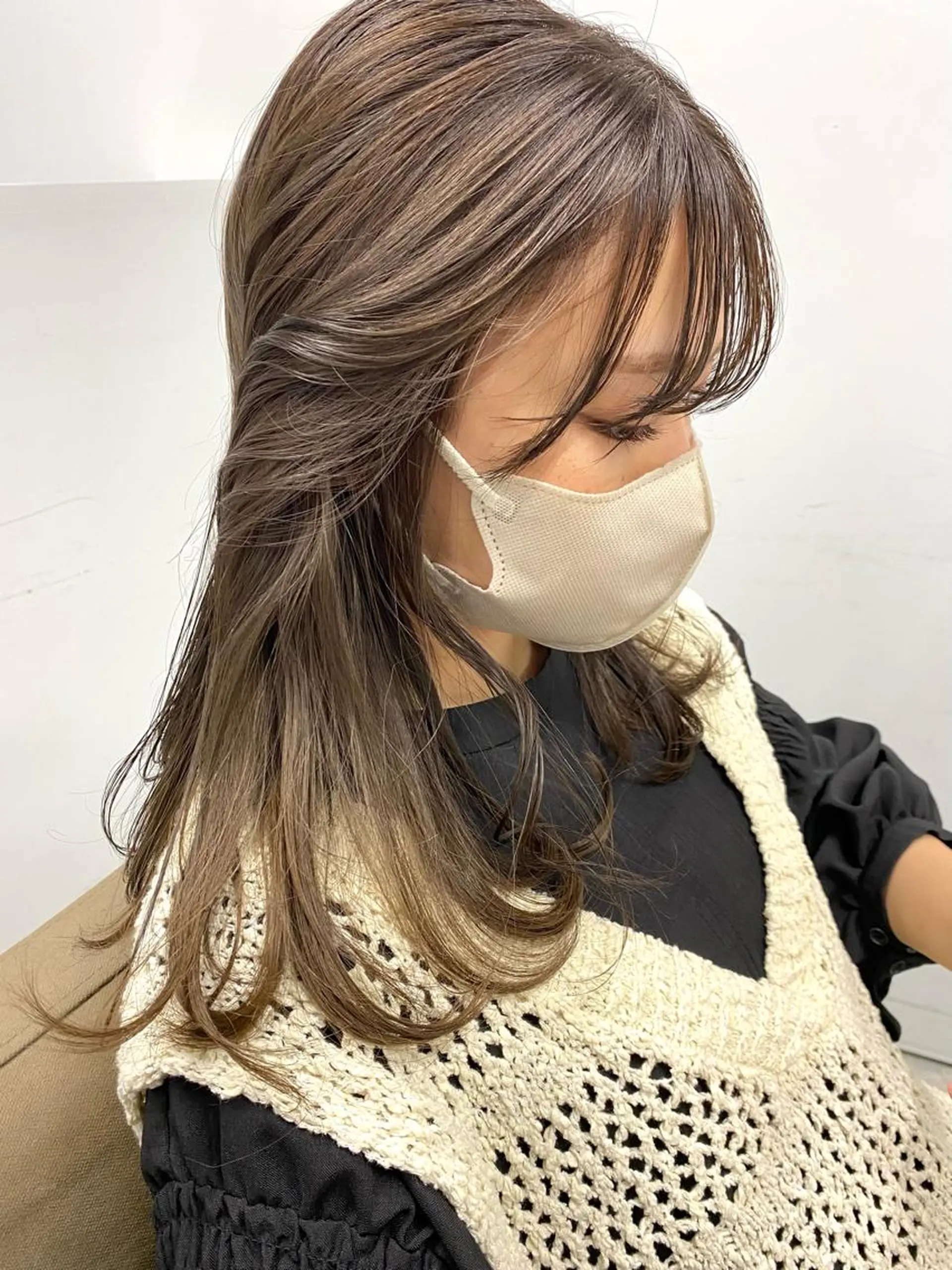 セミロング 山口 モエのヘアスタイル