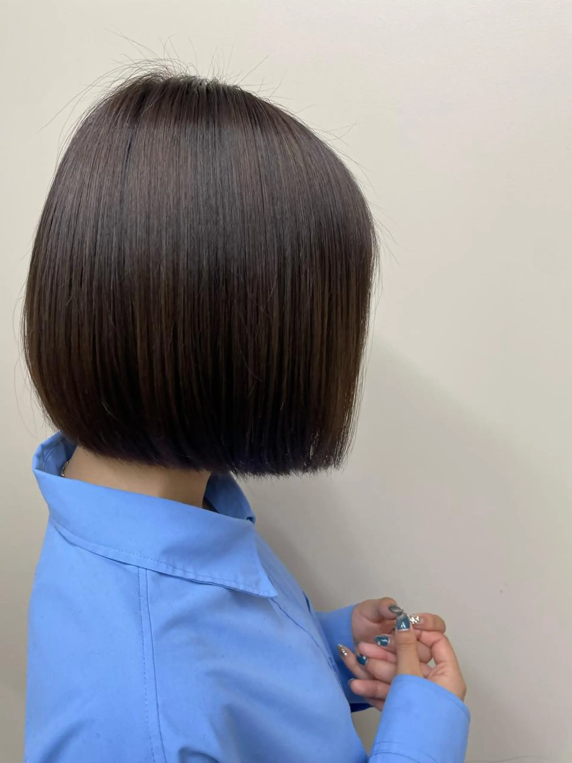 ショート カラー 鈴木 綾子のヘアスタイル