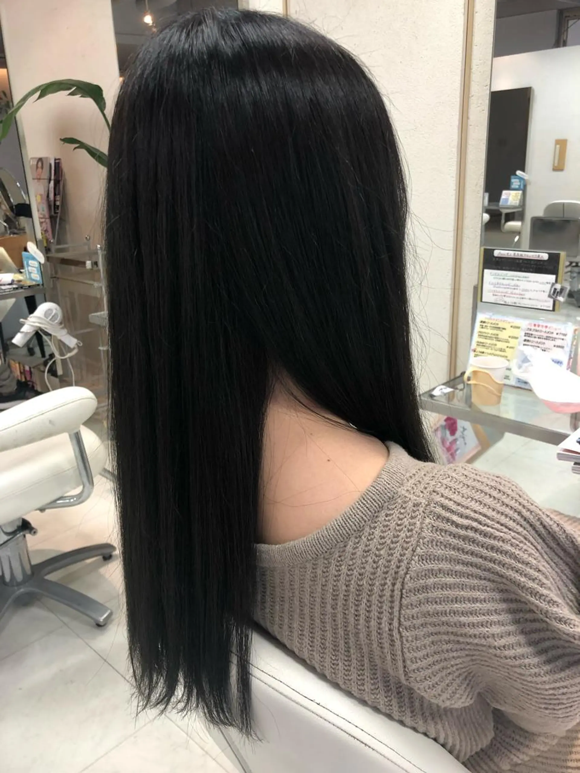 ロング ヘアカラー 阿部 美咲のヘアスタイル