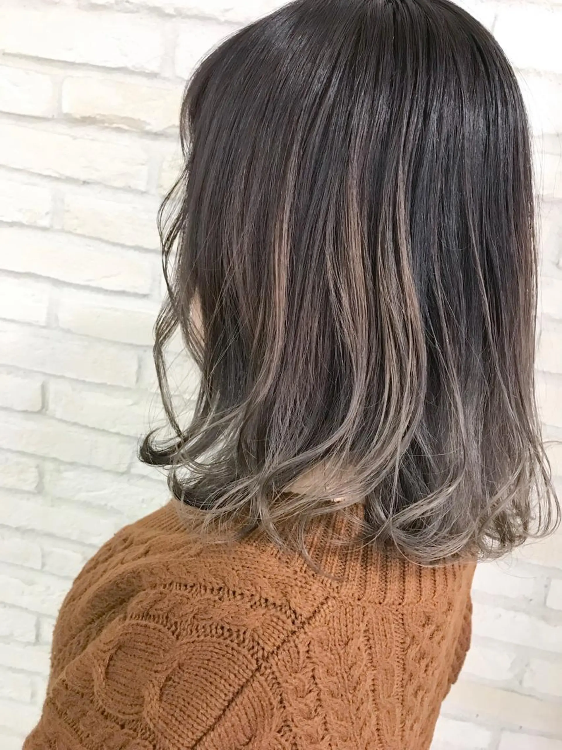 ミディアム カラー ブリーチ グレージュ 横浜🍒ルーツカラー エクステ／RIEのヘアスタイル