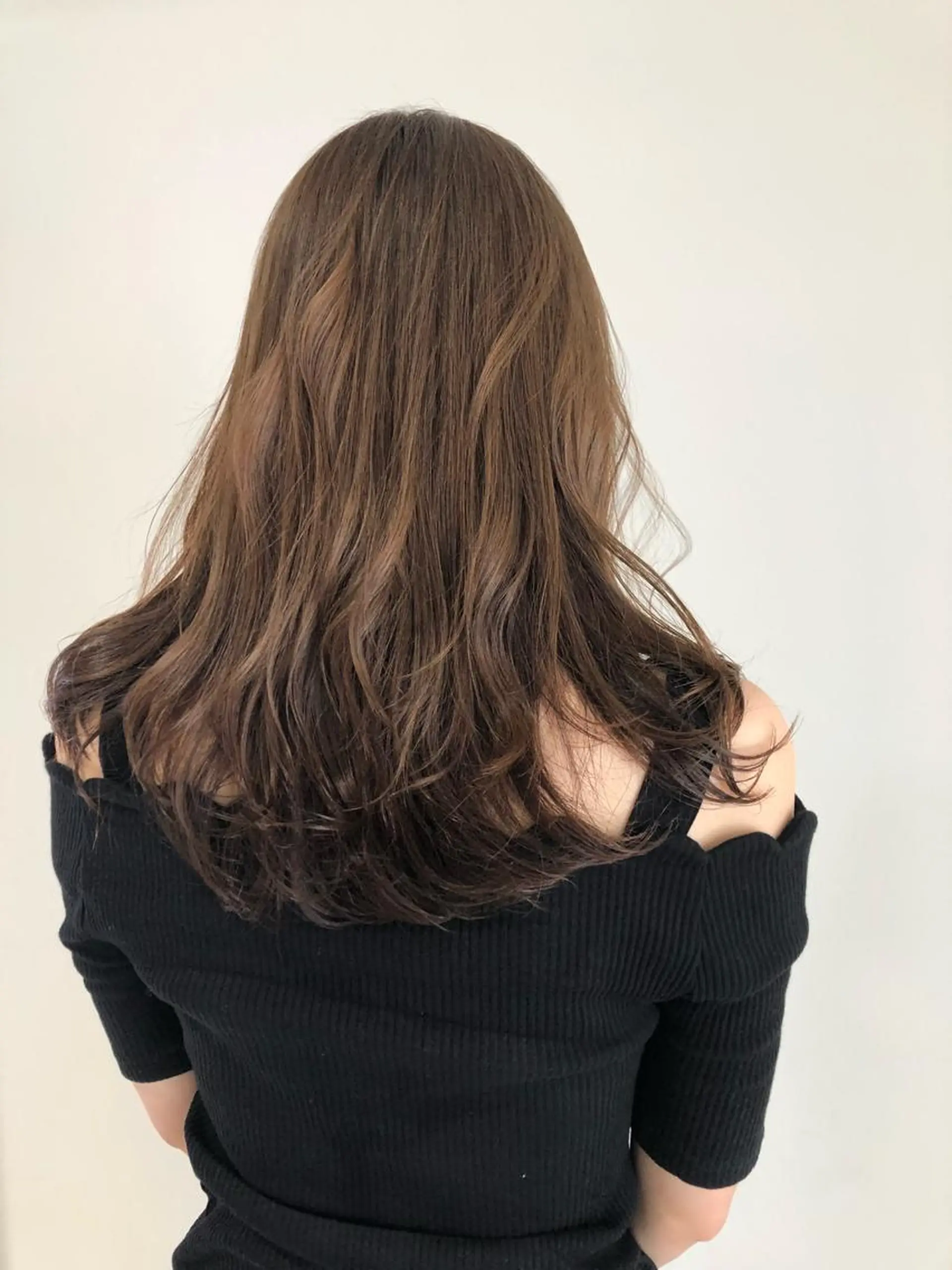 ミディアム レイヤーカット カット ヘアカラー トリートメント 平賀 暁子のヘアスタイル