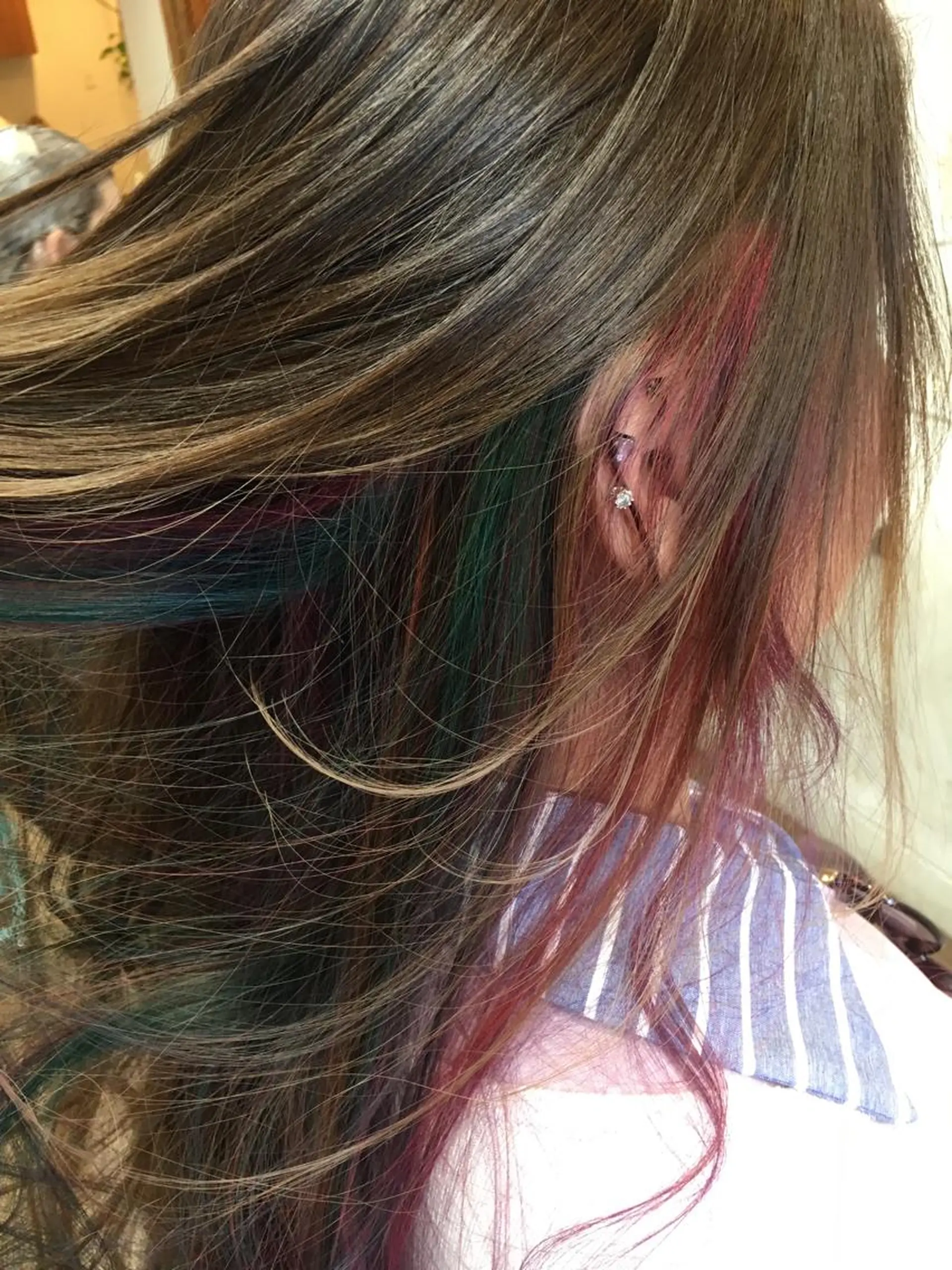 ロング カラー 塩崎 明菜のヘアスタイル