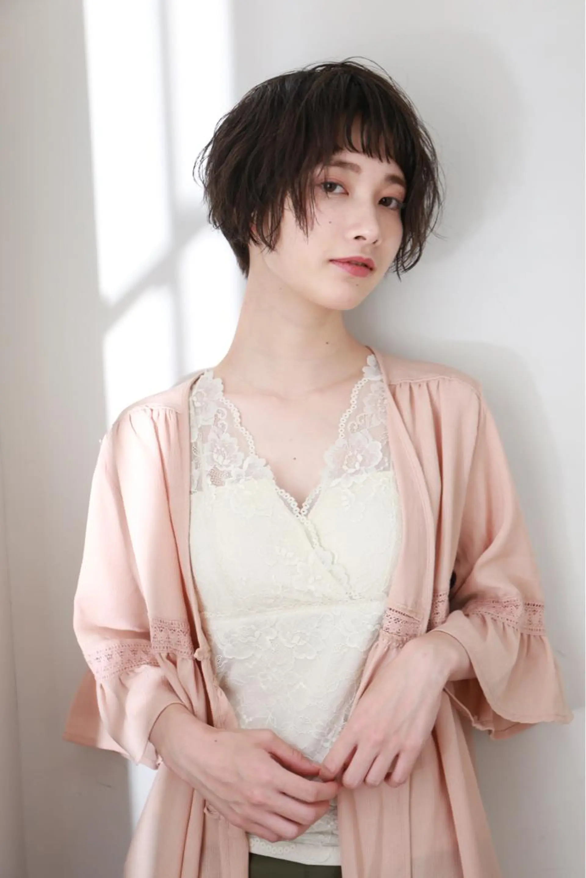 ショート カラー パーマ ヘアアレンジ アッシュ ブルーカラー ブルーアッシュ カット ヘアカラー 可愛いを作る神 ナオヒロのヘアスタイル