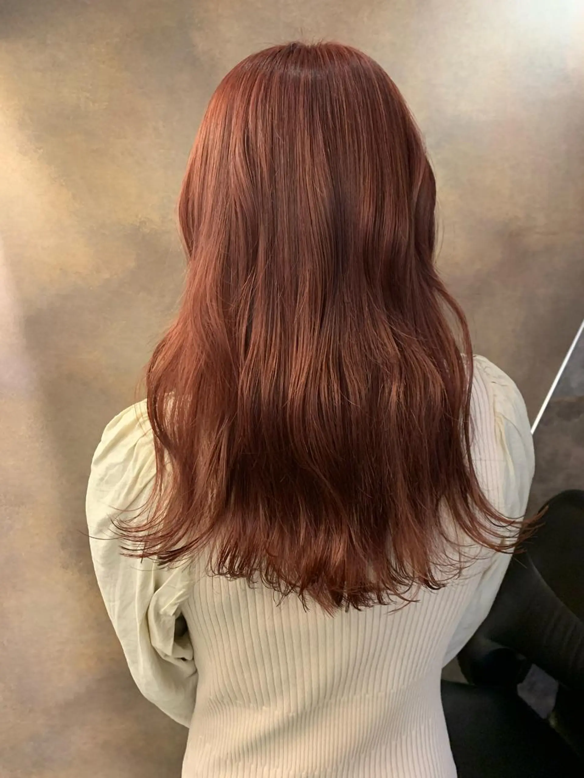 ロング カラー カット ヘアカラー SAKINO． ベージュカラーのヘアスタイル