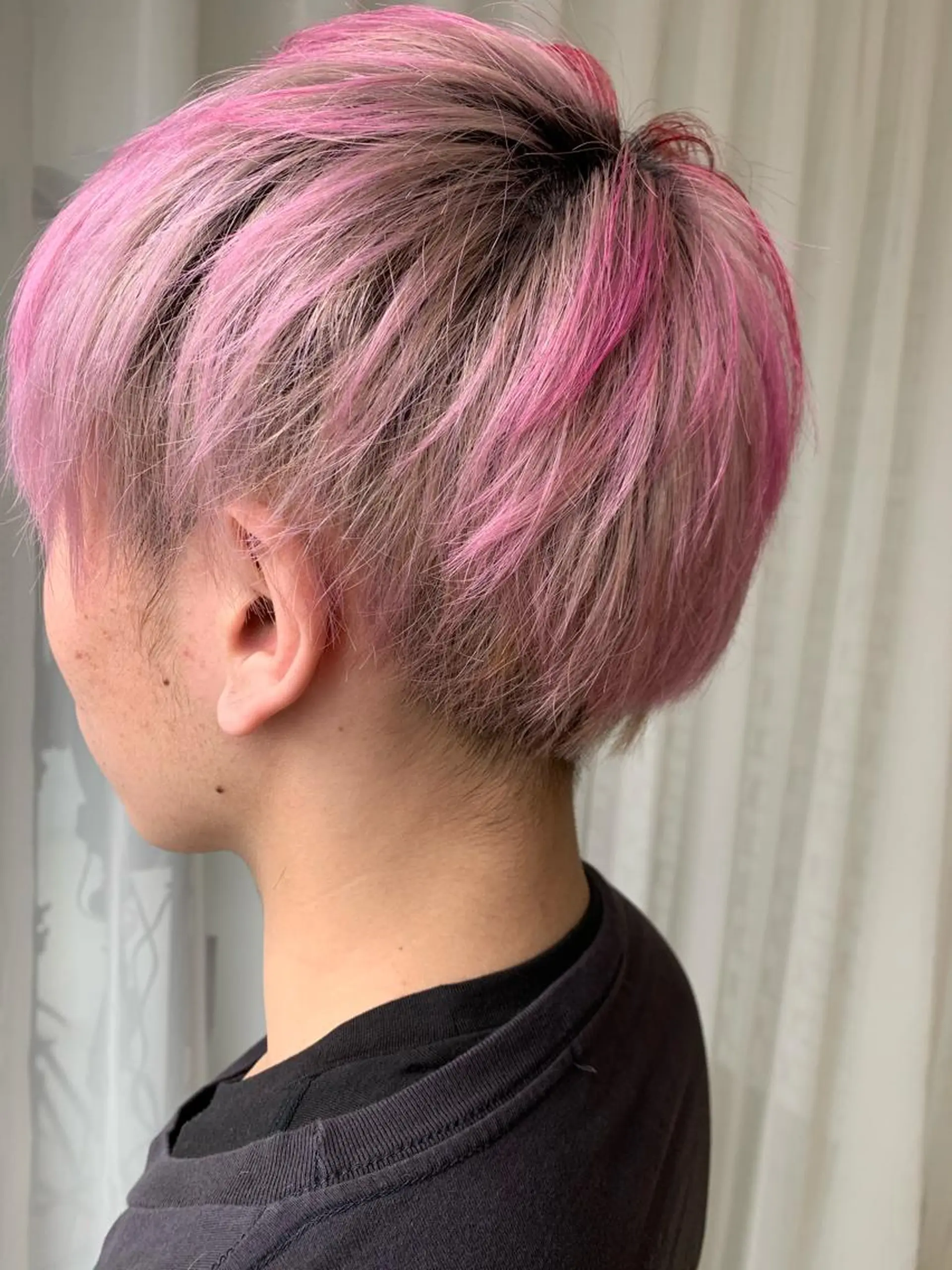 ショート カラー ヘアカラー トリートメント LUXBE LUCEのヘアスタイル