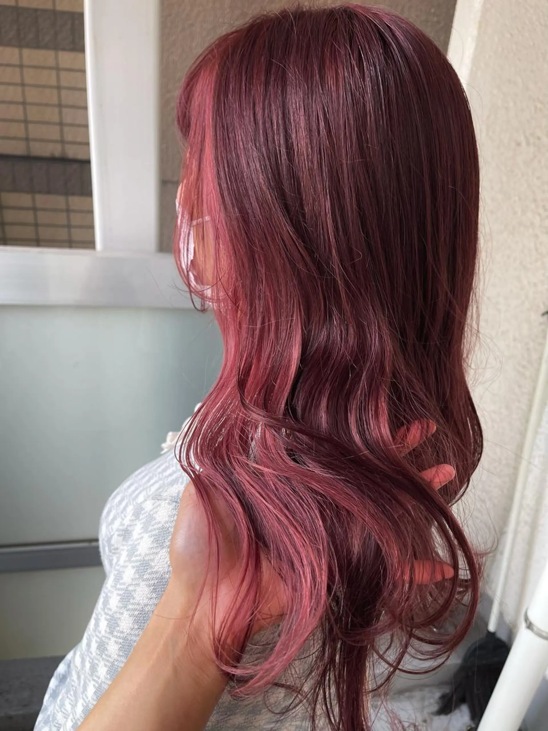 ロング カラー 岩谷/ブリーチ 🪽透明感カラーのヘアスタイル