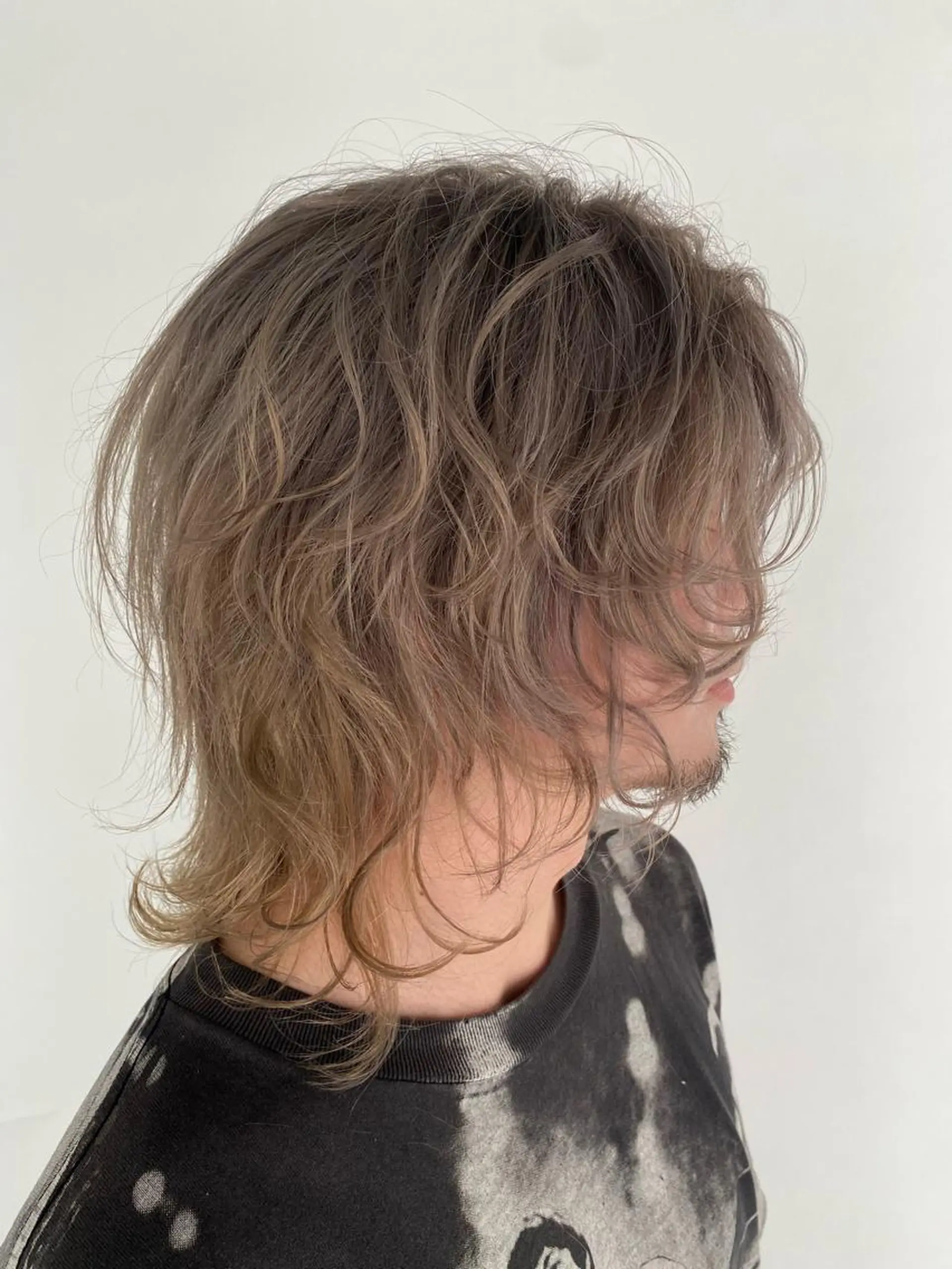 カラー メンズ メンズブリーチ メンズハイトーン ブリーチ ハイトーンカラー シルバー みつけ／メンズカット メンズパーマ🦔のヘアスタイル