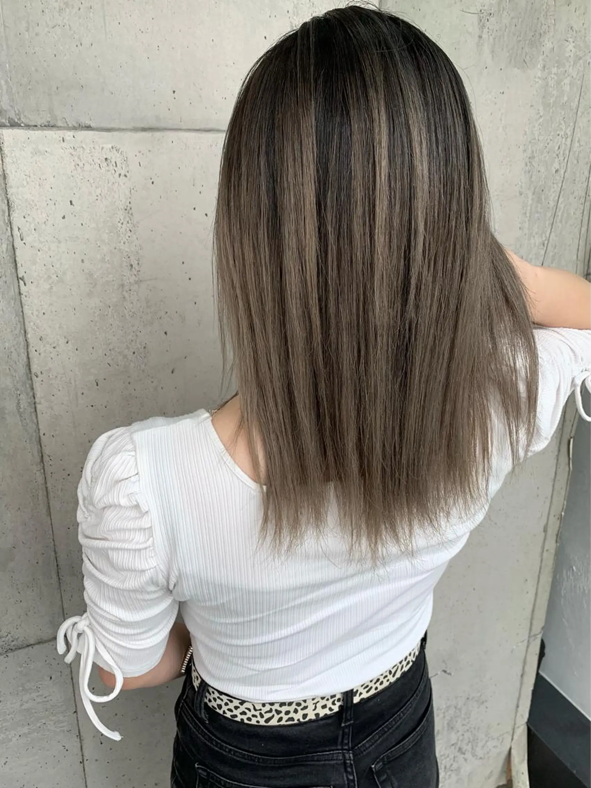 セミロング カラー Mikuri 【Little】のヘアスタイル