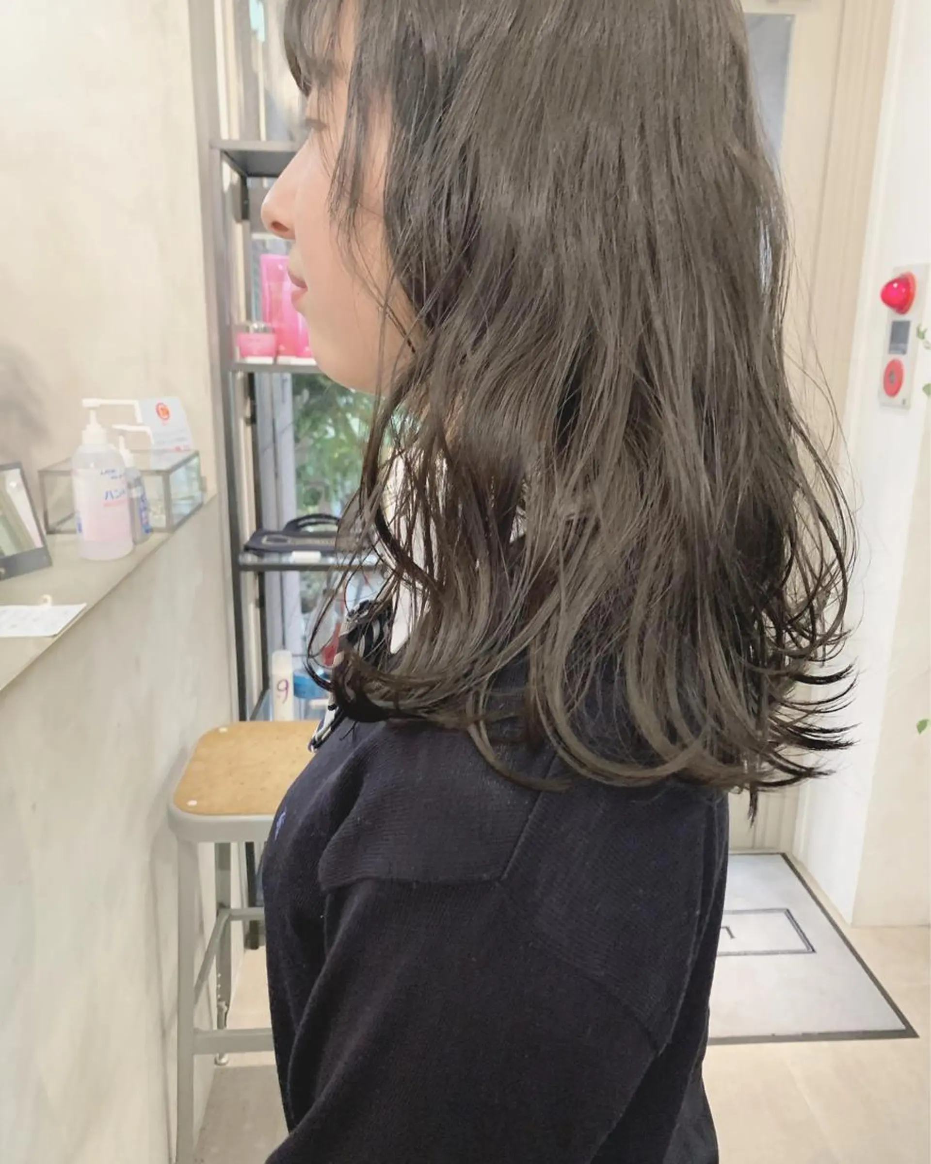 ミディアム カラー ヘアカラー トリートメント ハイトーンボブ 前田 表参道 グレージュのヘアスタイル