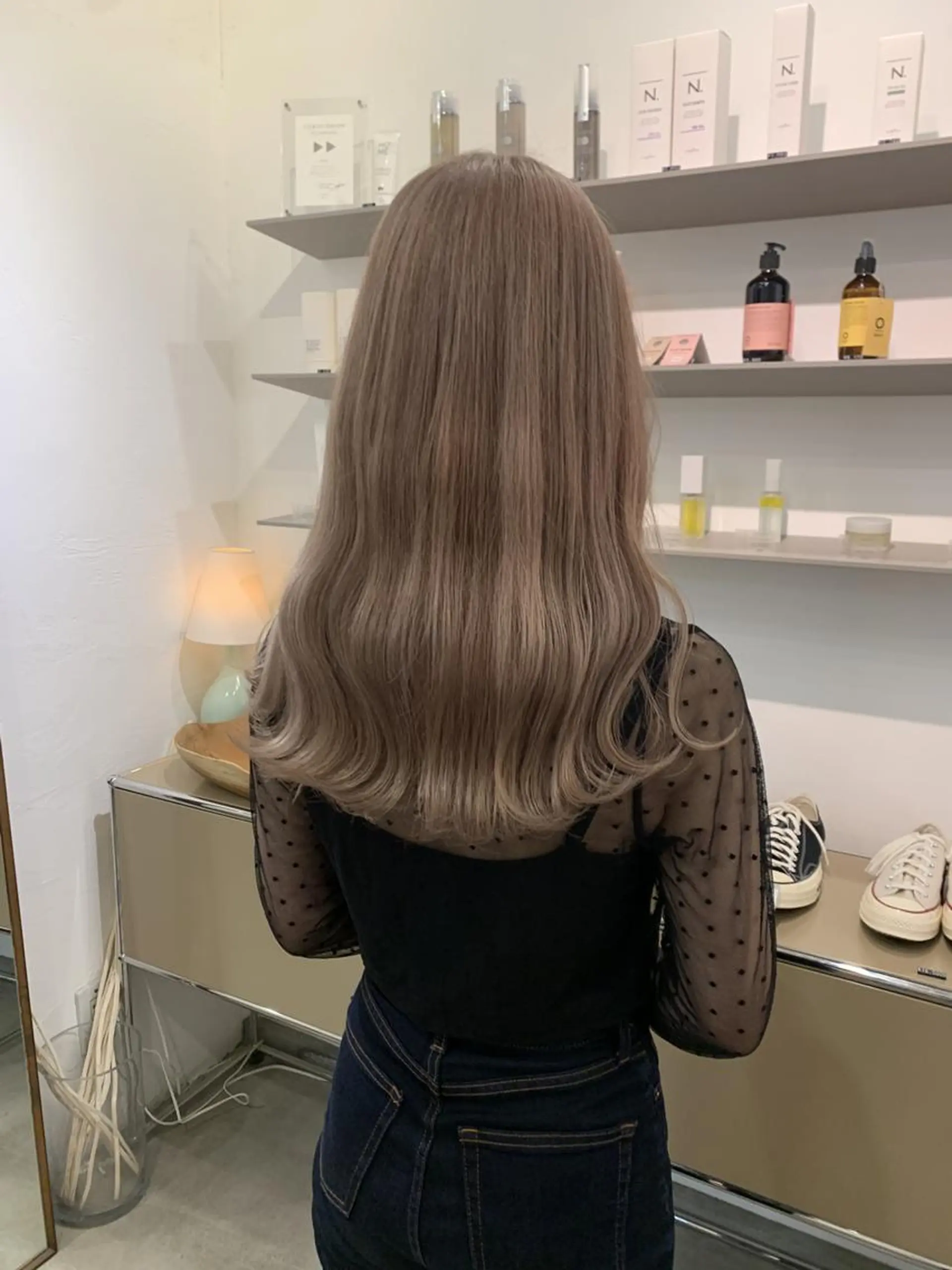 ロング カラー ベージュカラー ブリーチ ケアブリーチ グレージュ ヘアカラー ブリーチカラーが人気 onnuのヘアスタイル