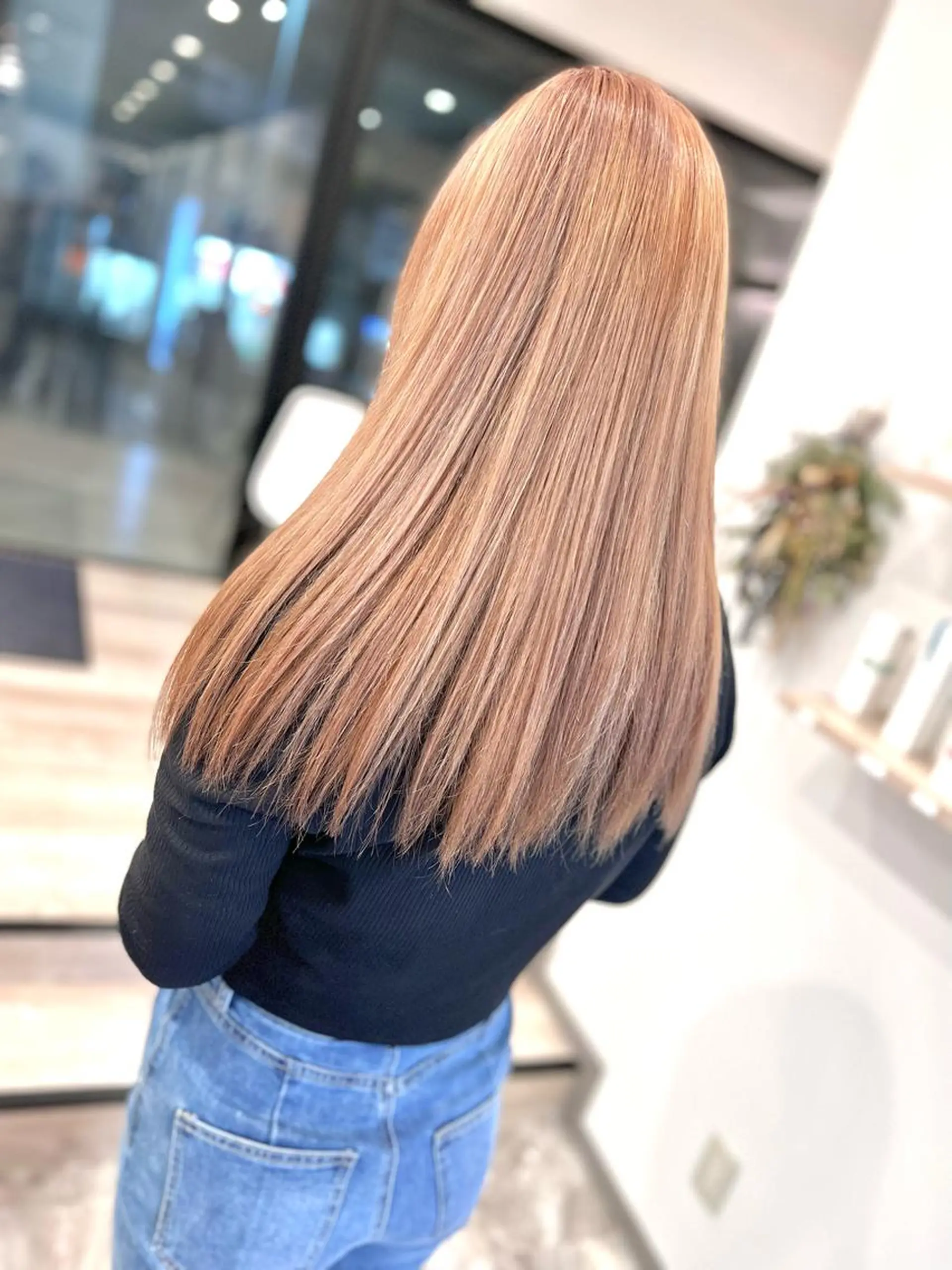 セミロング ヘアカラー ブリーチ毛に縮毛矯正 ✨カラー✨山田 正幸のヘアスタイル