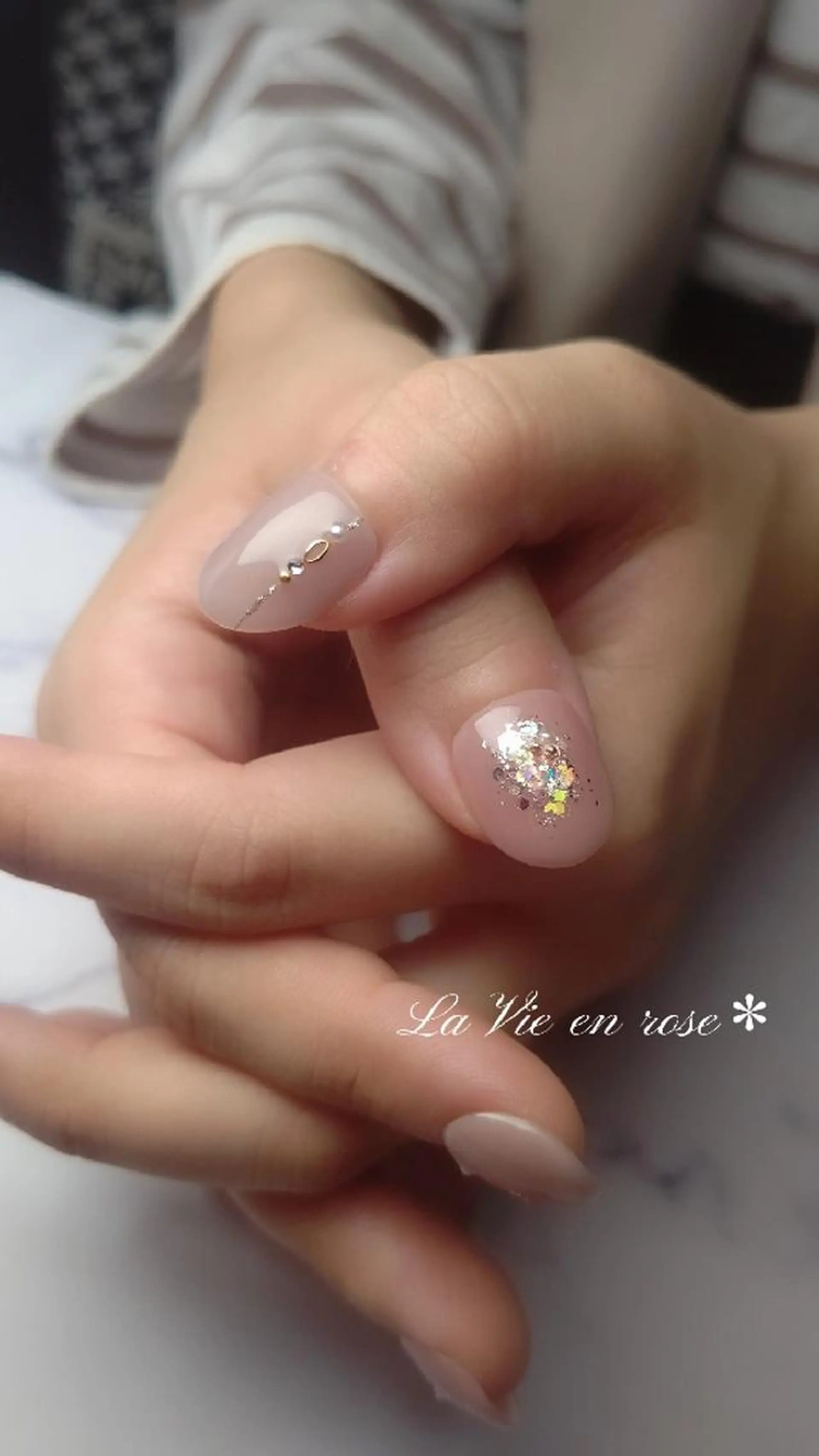 ネイル ネイルチップ ラヴィアン ローズのネイルデザイン