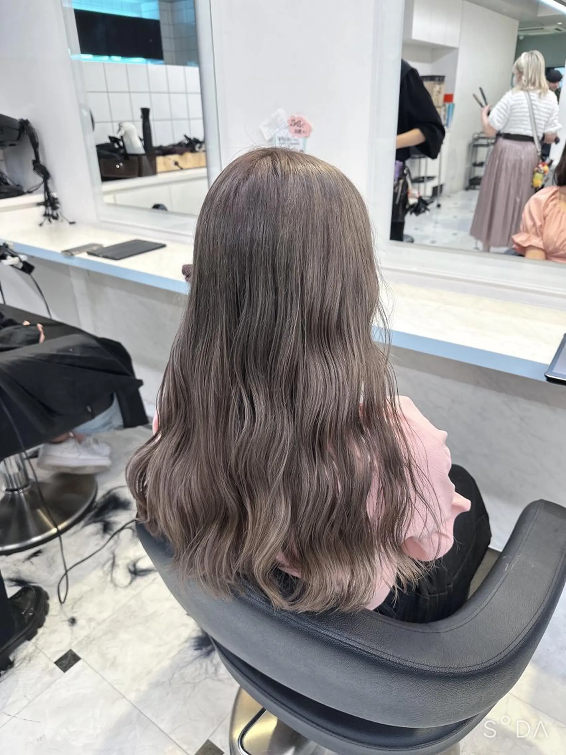 ロング カラー ヘアカラー トリートメント ヘアセット 🪄池袋ハイトーン 🪄ブリーチカラーのヘアスタイル