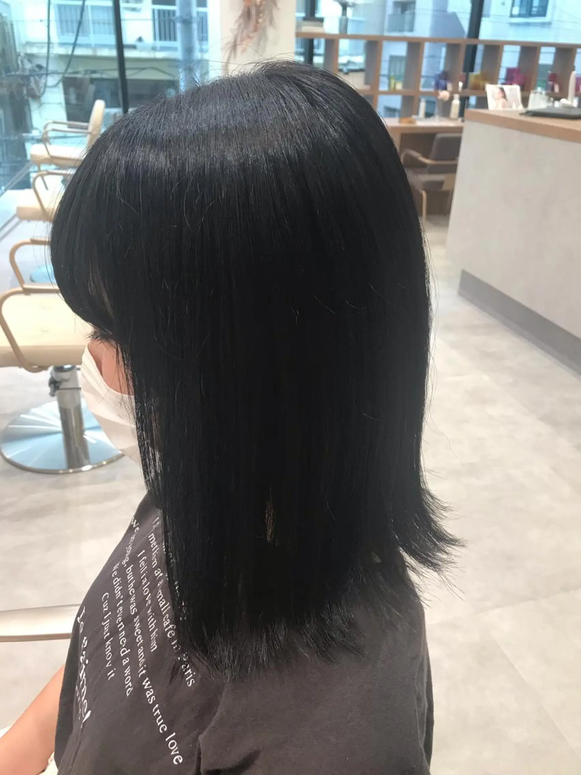 セミロング カラー 木野田 萌のヘアスタイル