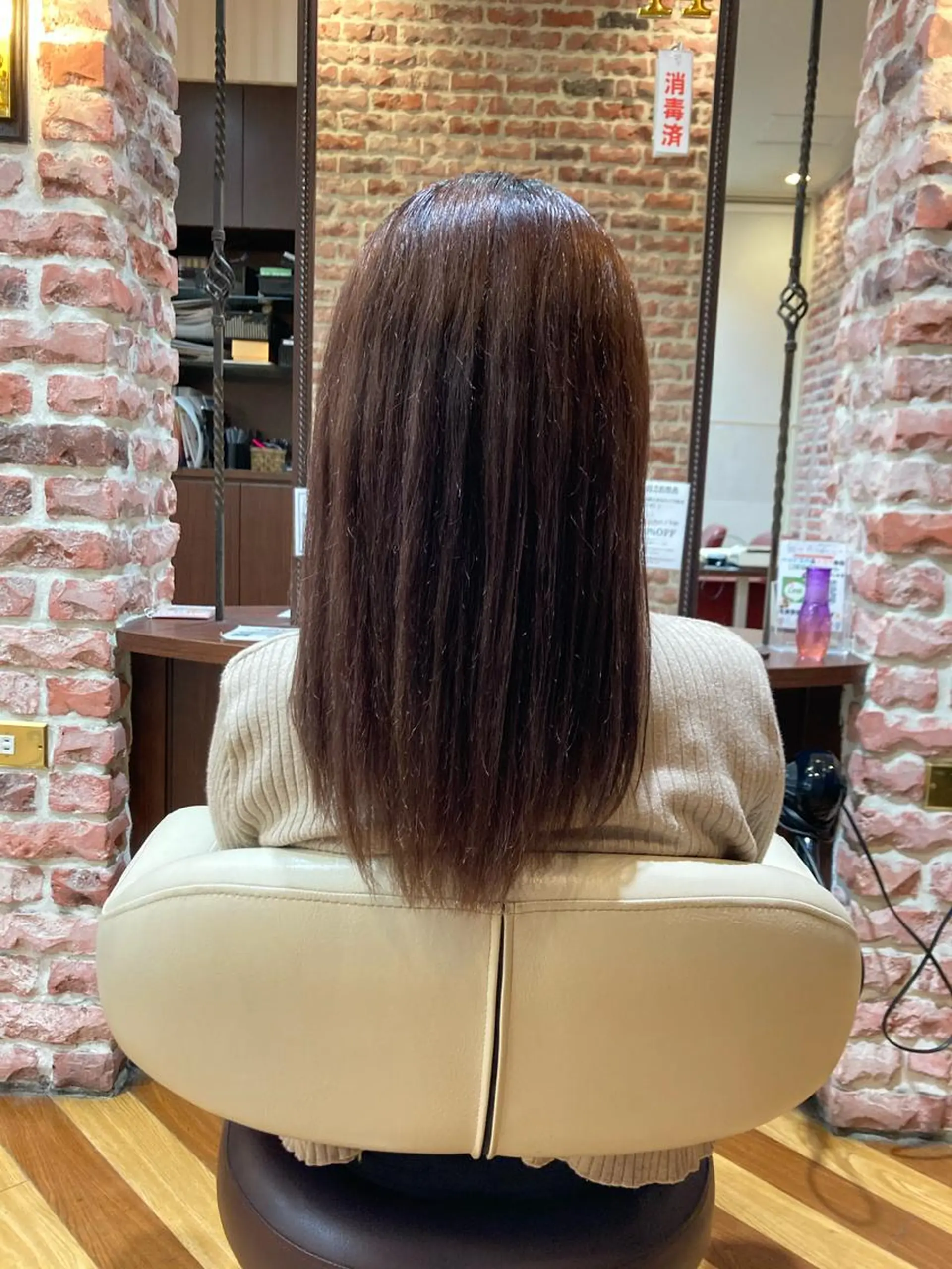 セミロング カラー 谷口 真代のヘアスタイル