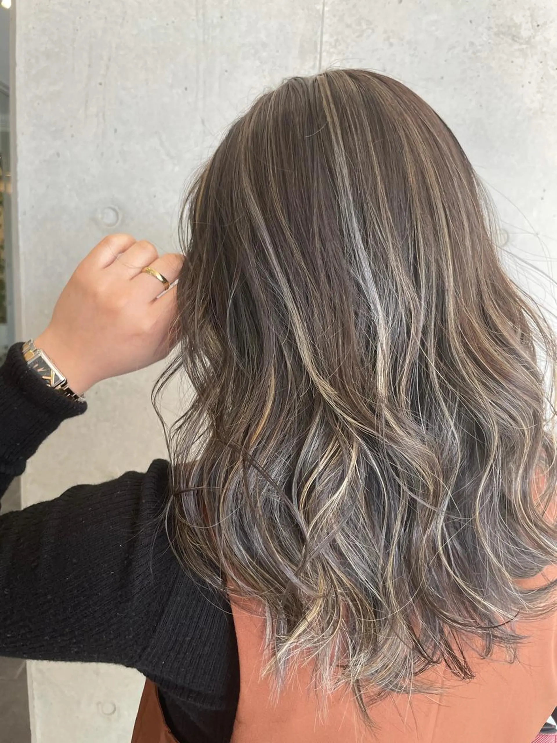 セミロング カラー ベージュカラー ハイライトカラー ハイライト 髪質改善/縮毛矯正 ツヤ髪🩷さつきのヘアスタイル