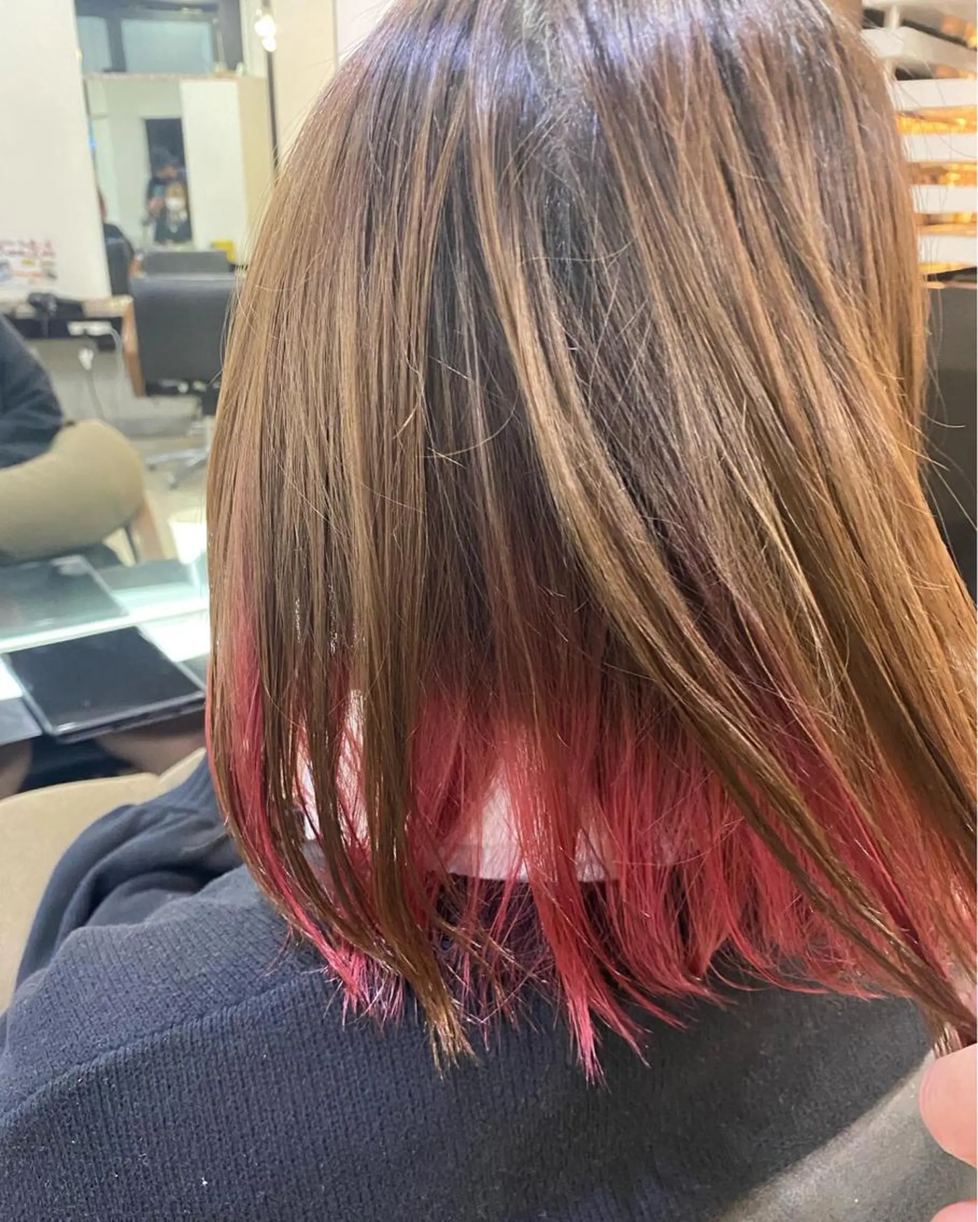 ミディアム カラー ヘアアレンジ インナーカラー ピンクカラー 烏山 達也のヘアスタイル