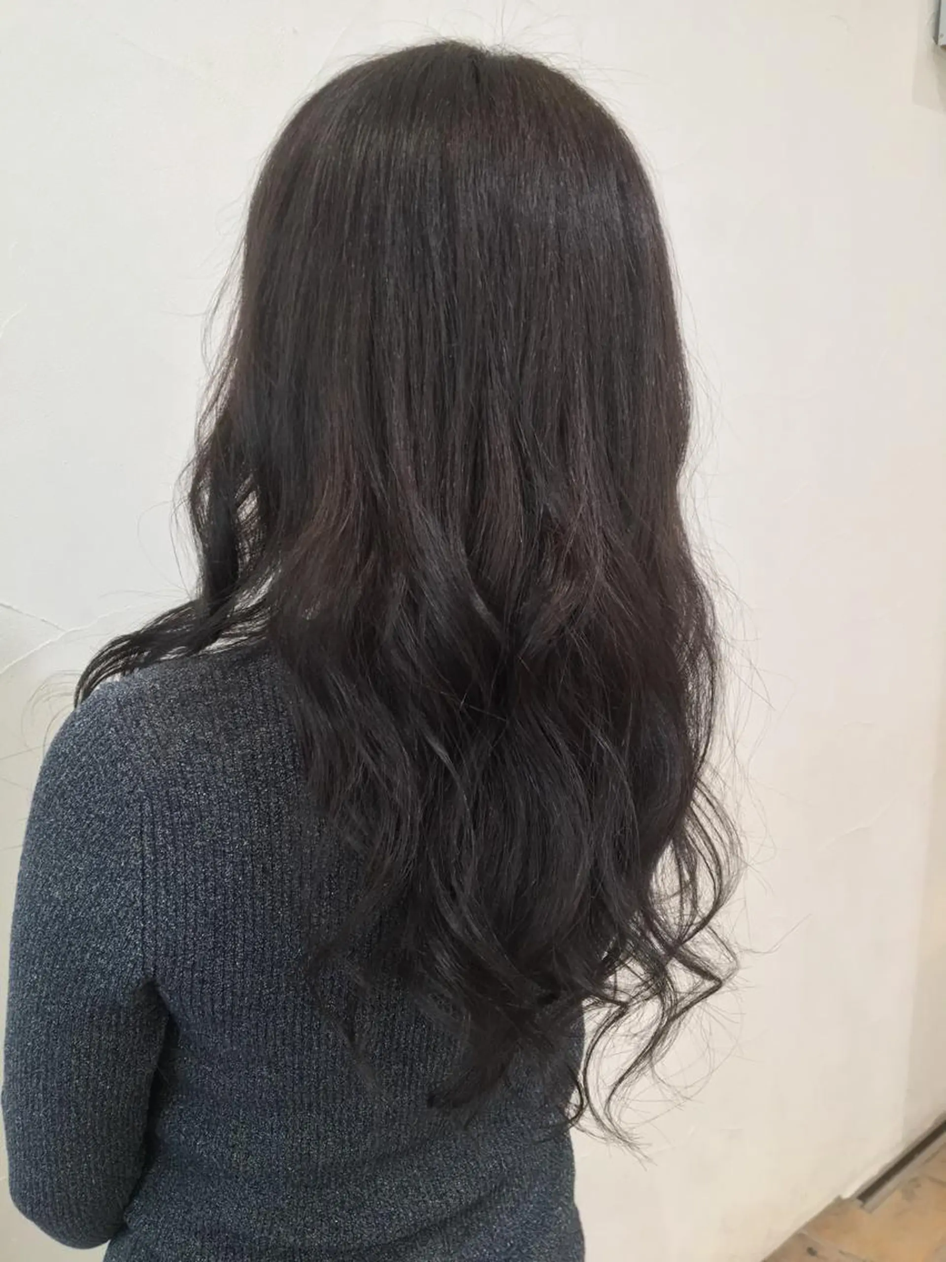ロング カラー 乳井 悠香のヘアスタイル