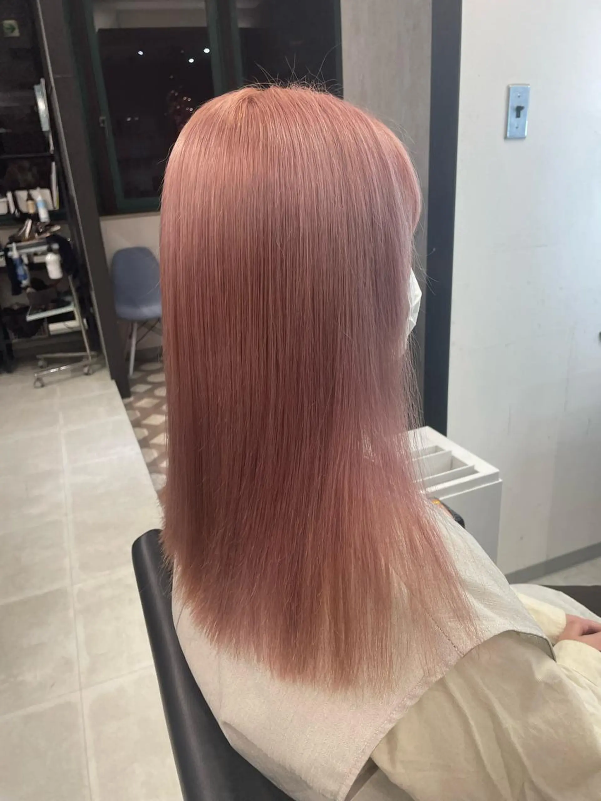 カラー AIRI layer cut hairのヘアスタイル