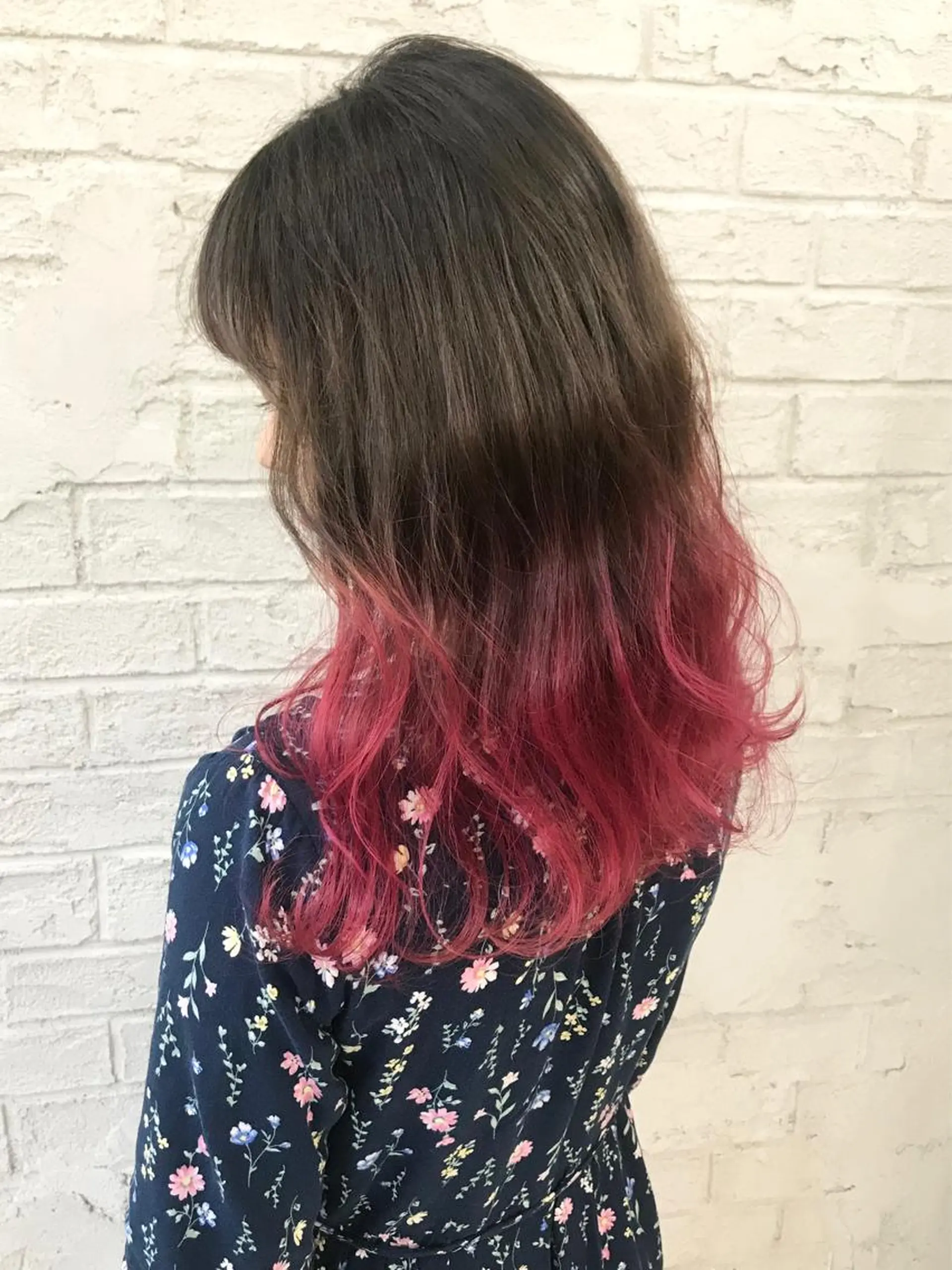 ロング カラー オリーブ/アッシュ やわらか透明感カラーのヘアスタイル