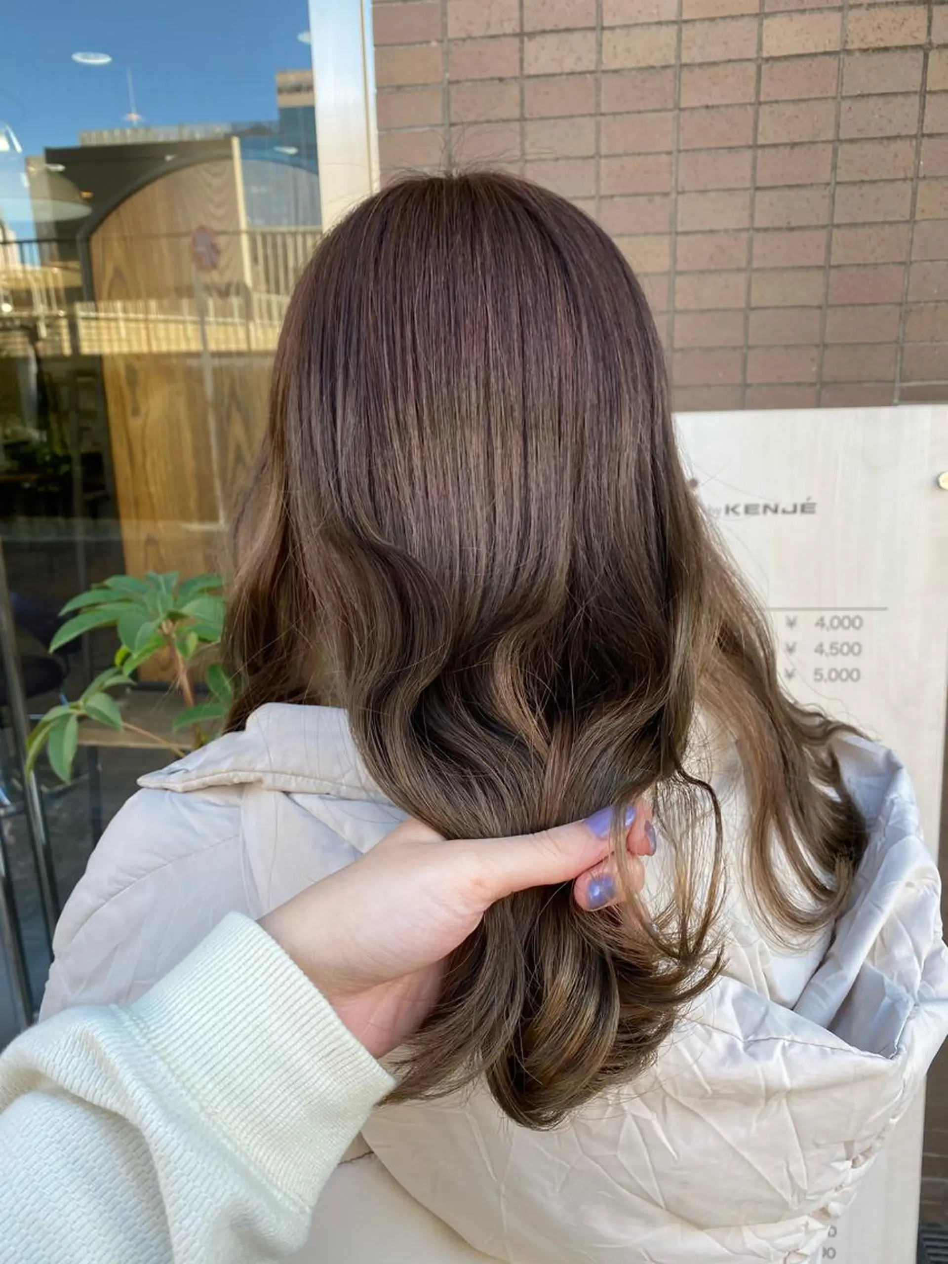 セミロング ELEN 新百合ヶ丘のヘアスタイル