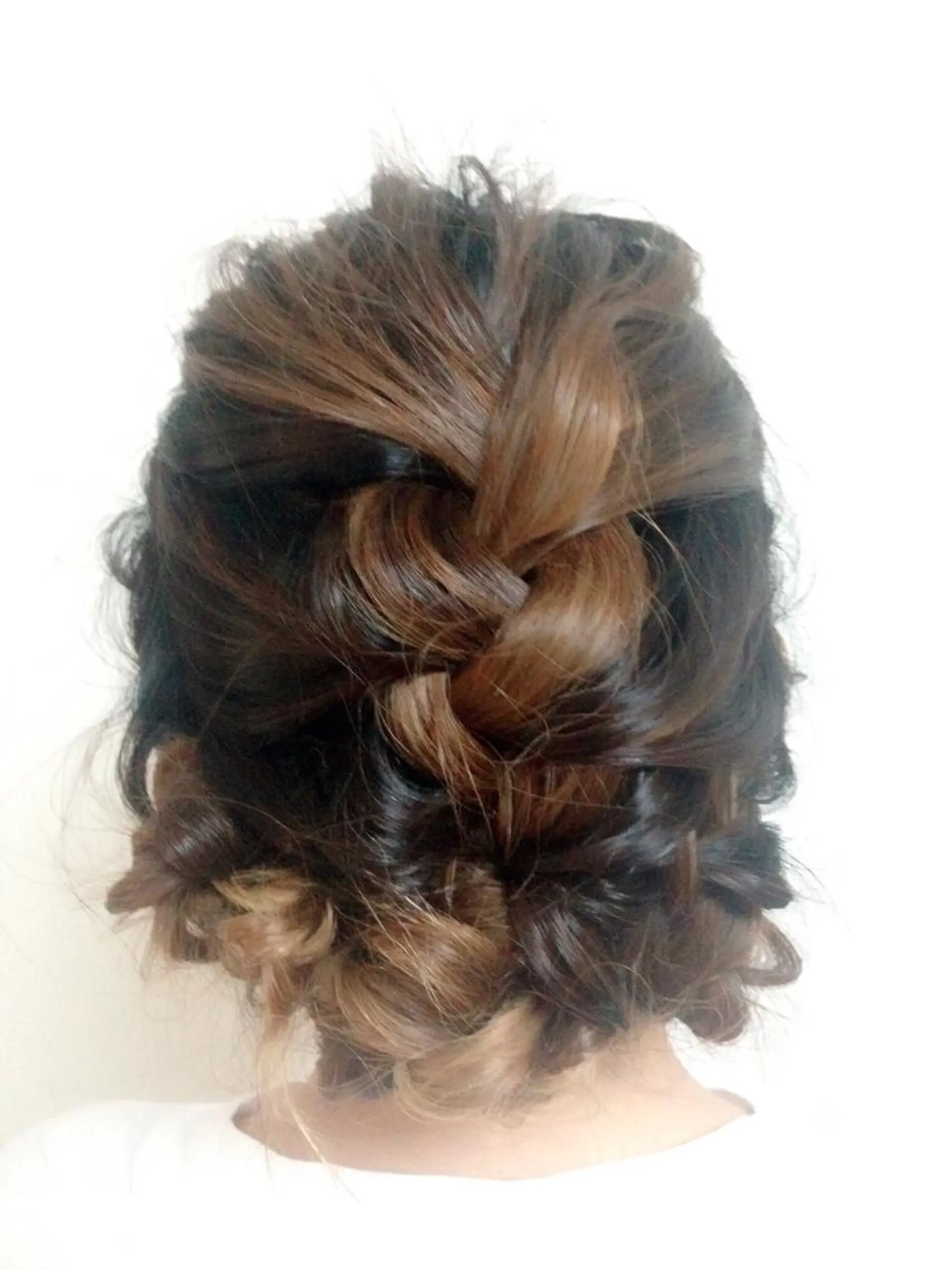 セミロング ロング ヘアアレンジ 鍵山 千秋のヘアスタイル