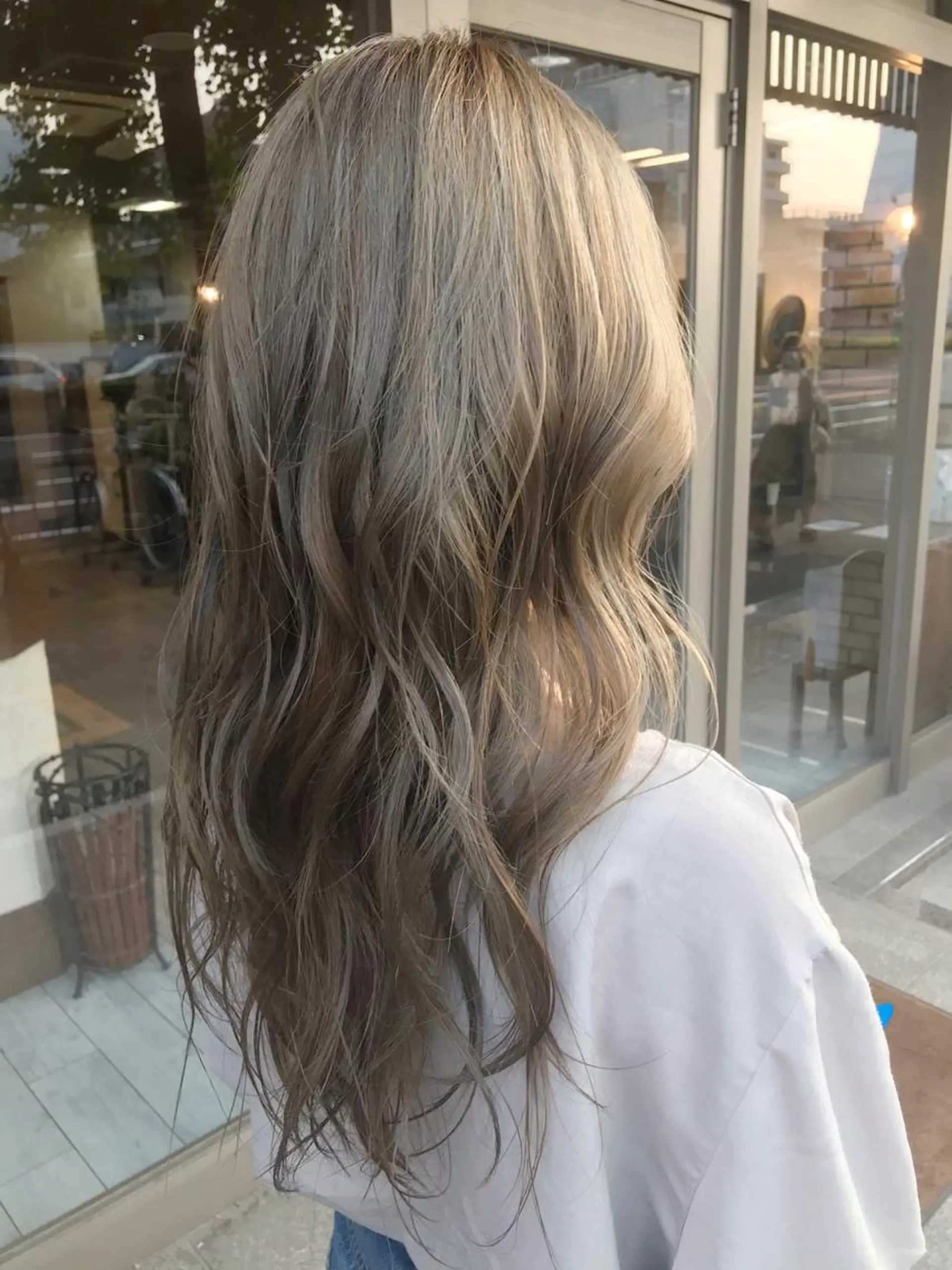 ロング カラー ブリーチ カット ヘアカラー トリートメント 日比 貴大/ minim hairのヘアスタイル